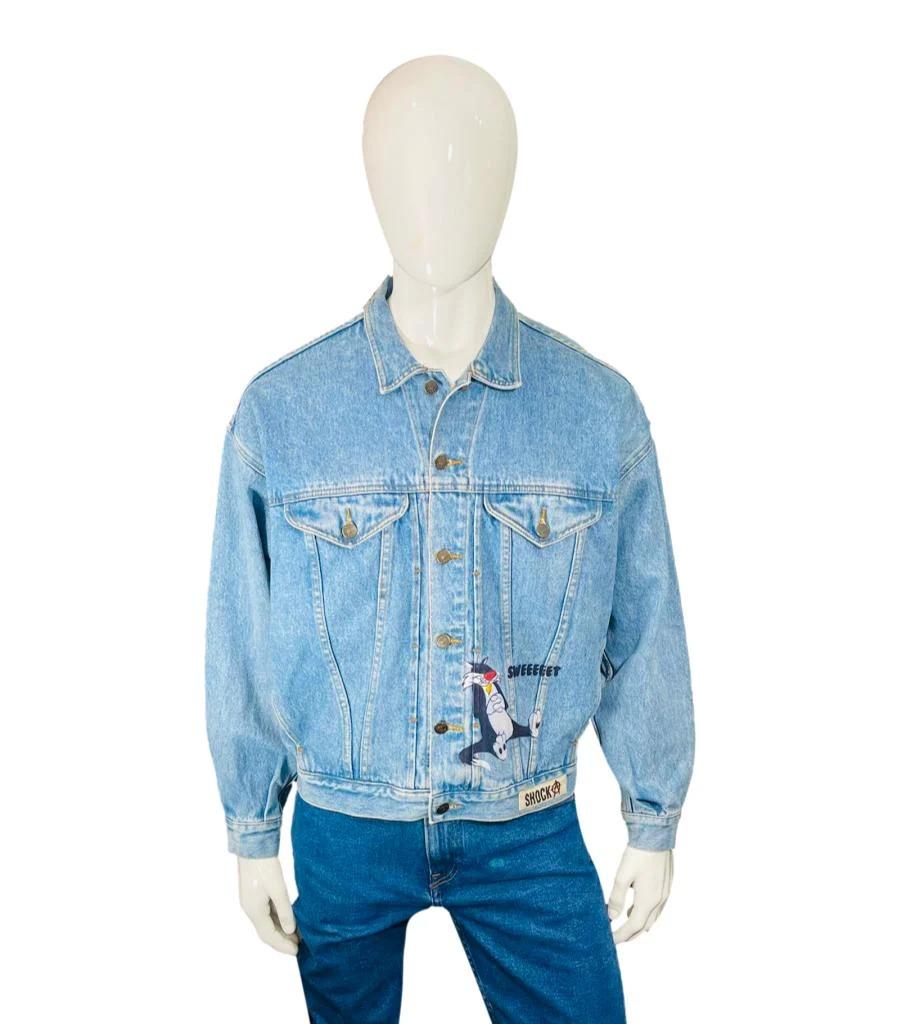 Levi's Vintage Acme Cartoon Embroidered Denim Jacket

Blue denim with the Looney Tunes, Sylvester the pussy cat and Tweety pie the bird, embroidered to the rear. Sylvester the cat to the front also.

Additional information:
Size – M
Composition-
