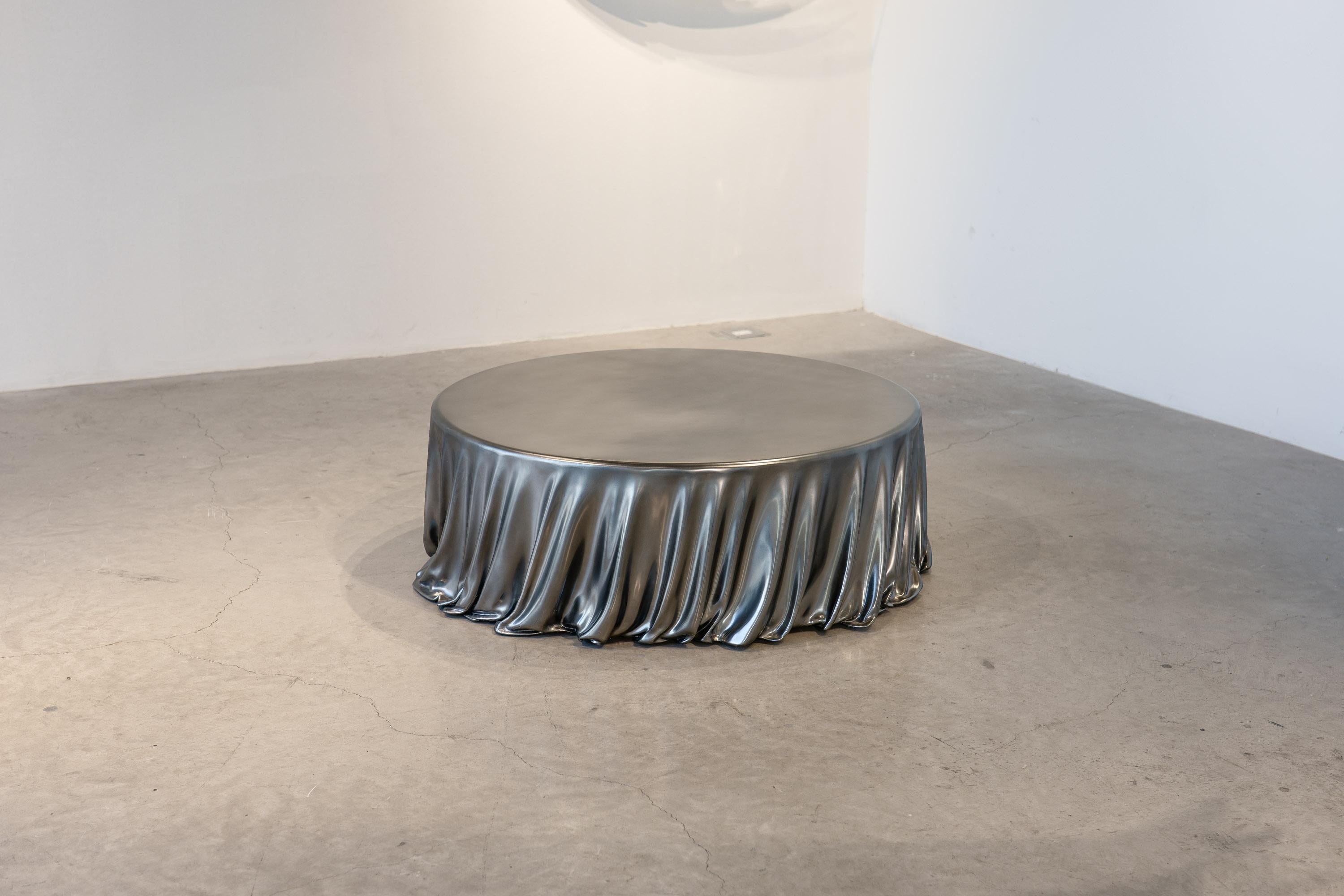 Levitaz Twirl Coffee Table Velvet Chrome im Angebot 4