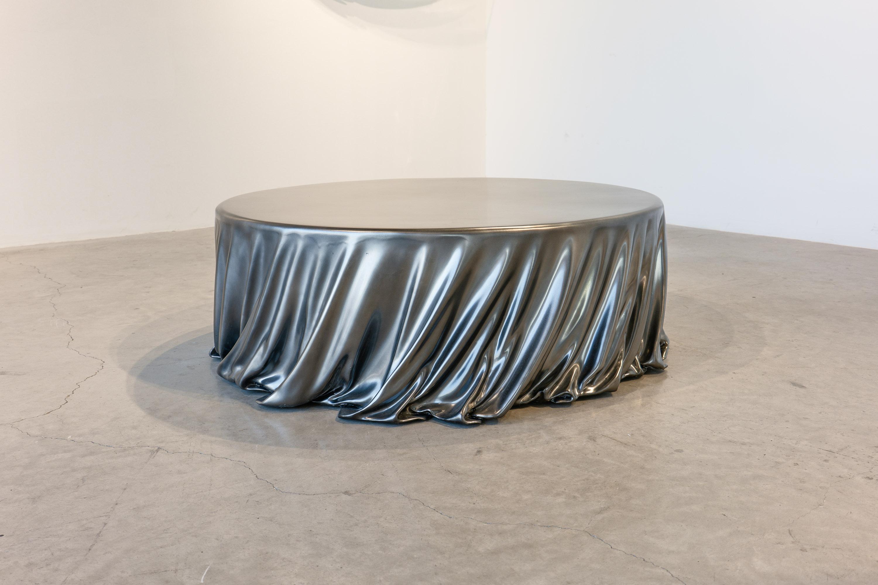 Levitaz Twirl Coffee Table Velvet Chrome im Angebot 7