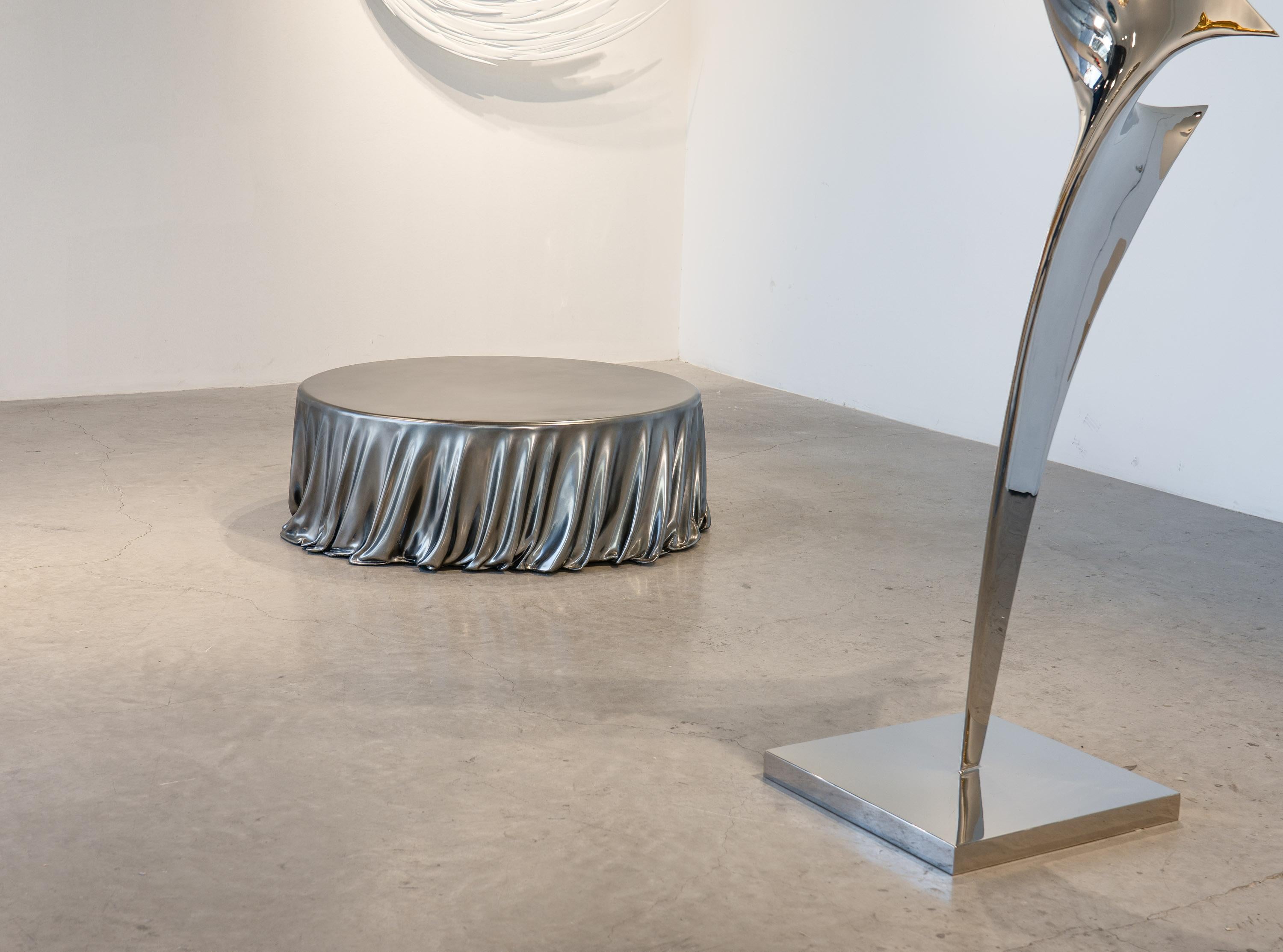 Levitaz Twirl Coffee Table Velvet Chrome im Angebot 9