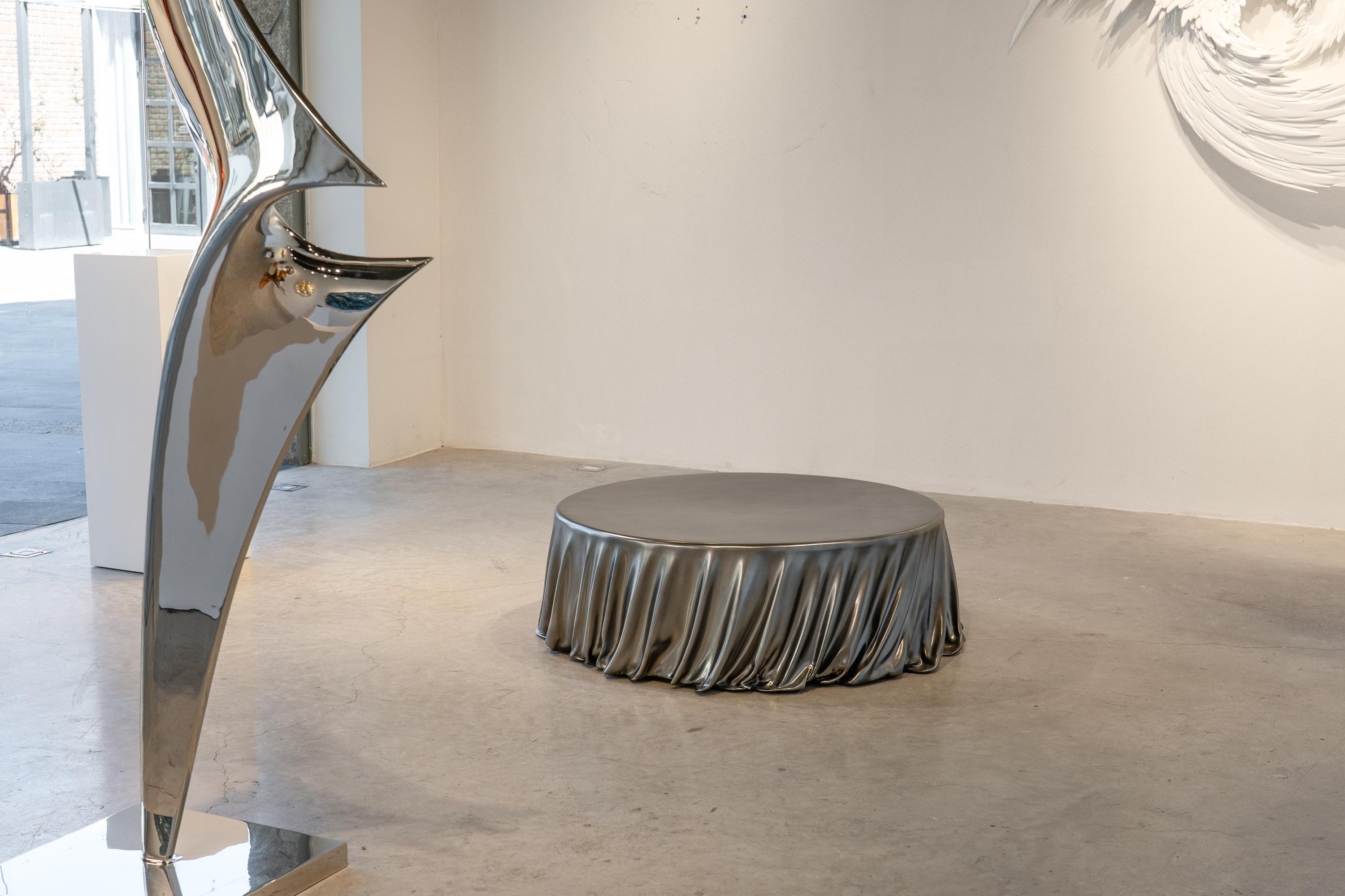 Levitaz Twirl Coffee Table Velvet Chrome (21. Jahrhundert und zeitgenössisch) im Angebot