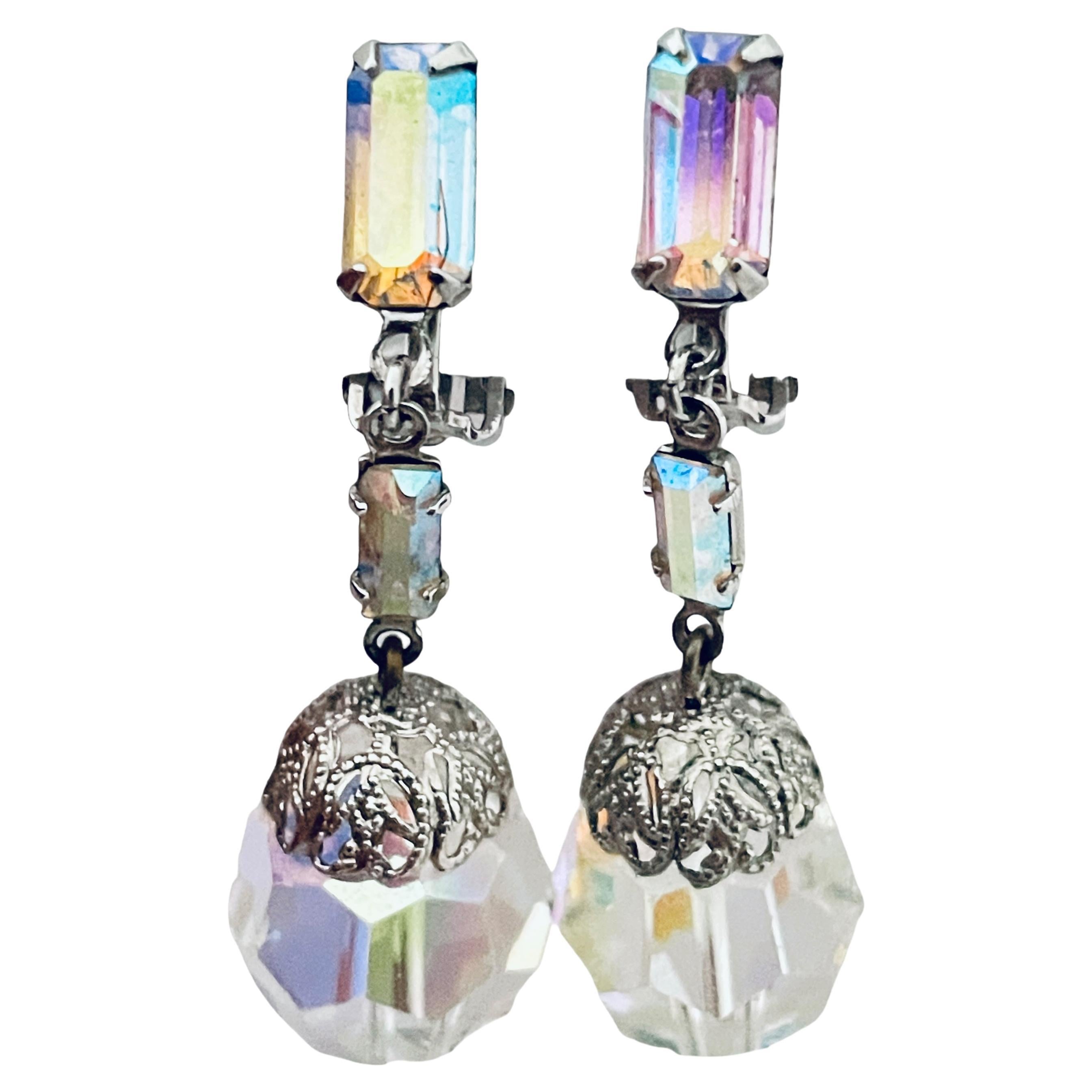 Les boucles d'oreilles vintage LeWIS SEGAL vintage argentées ab cristal pendantes de défilé