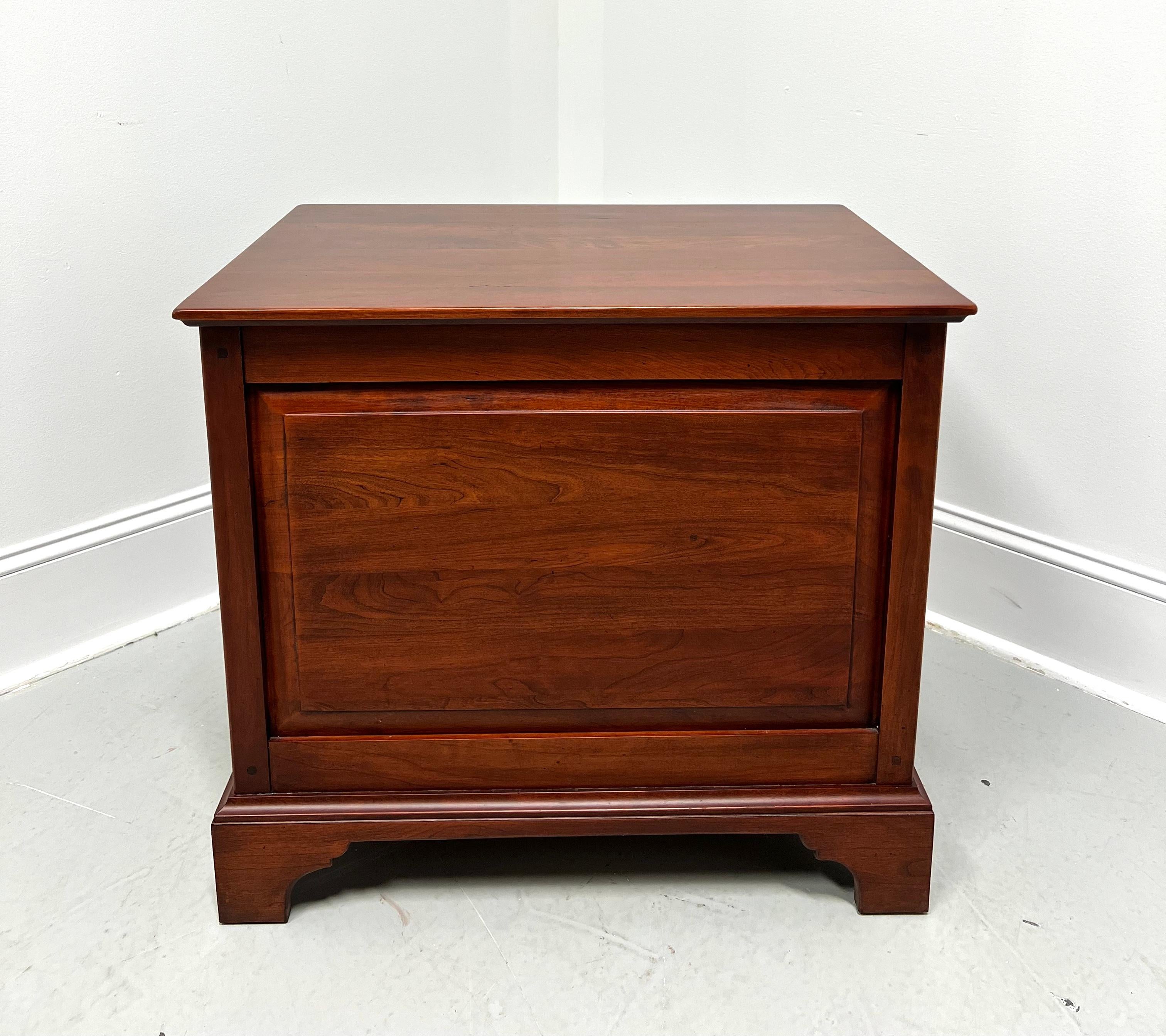 LEXINGTON BOB TIMBERLAKE Cherry Arts & Crafts Cabinet End Side Table In Good Condition For Sale In Charlotte, NC