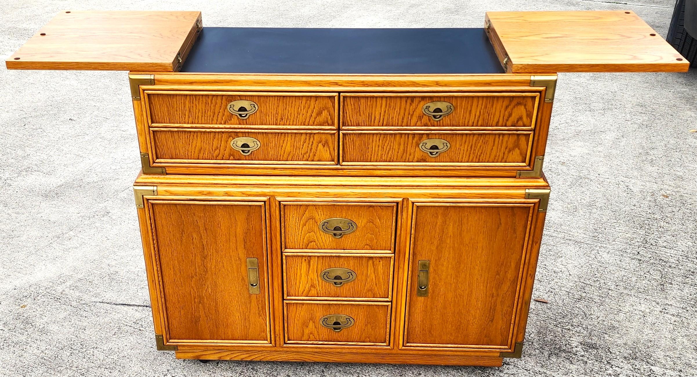 Credenza Lexington Campaigner Dry Bar In condizioni buone in vendita a Lake Worth, FL