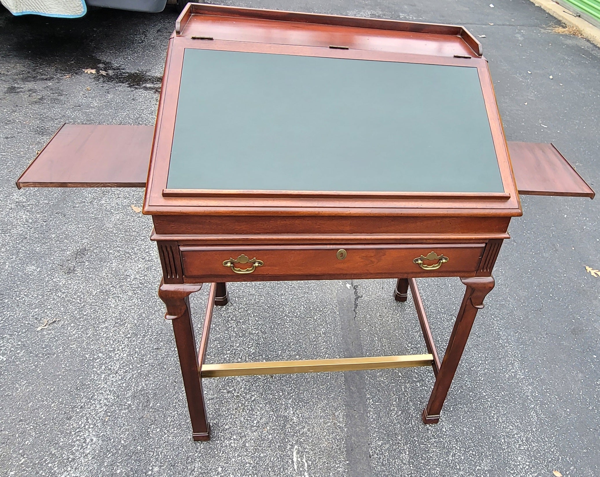 Lexington's Palmer Home Collection Mahogany Tooled Leather Drafting Desk W/ Tray In Excellent Condition For Sale In Germantown, MD