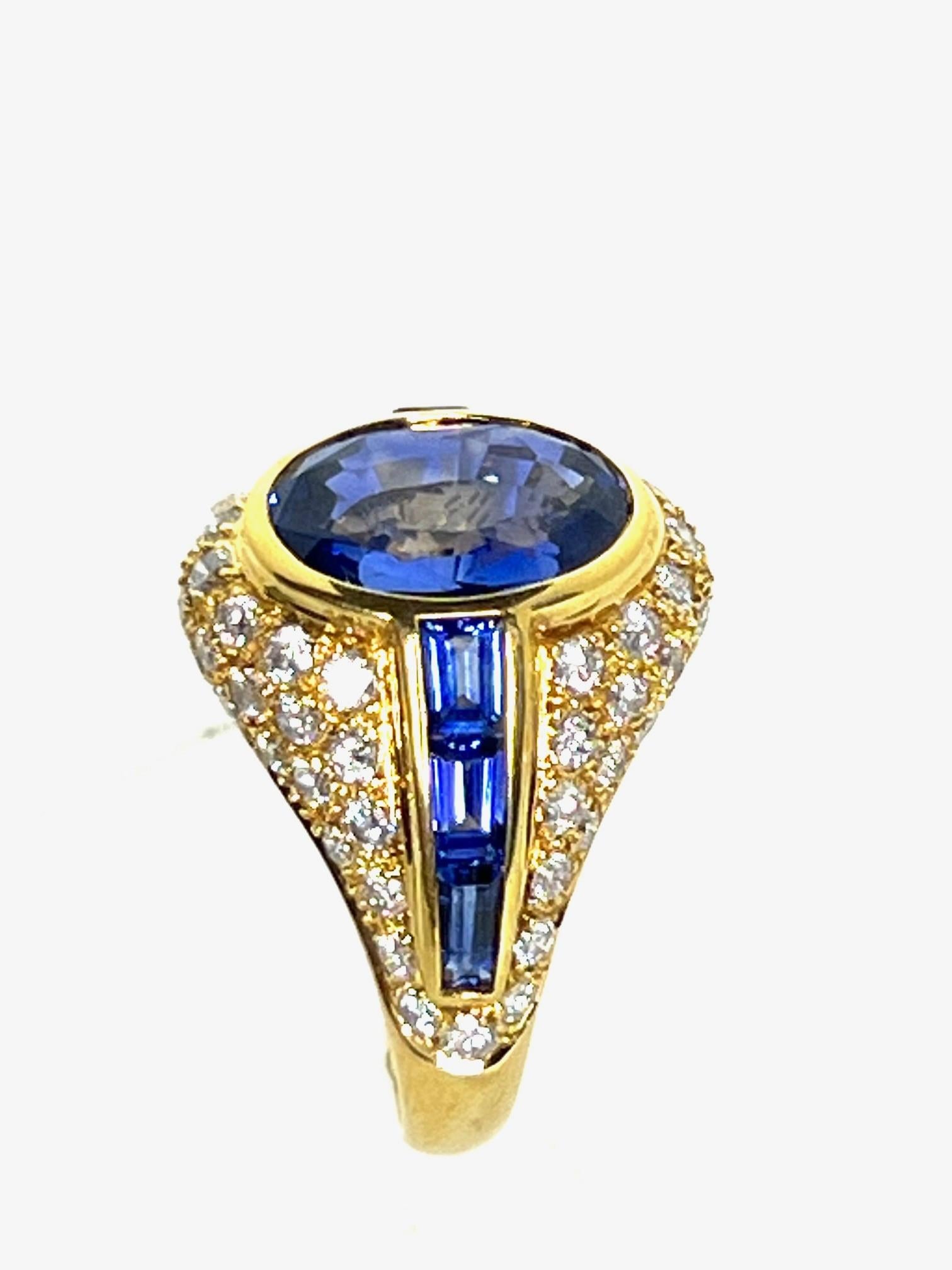 Oval Cut Leyser 18k Gold Royal Blue Sapphire Ring For Sale