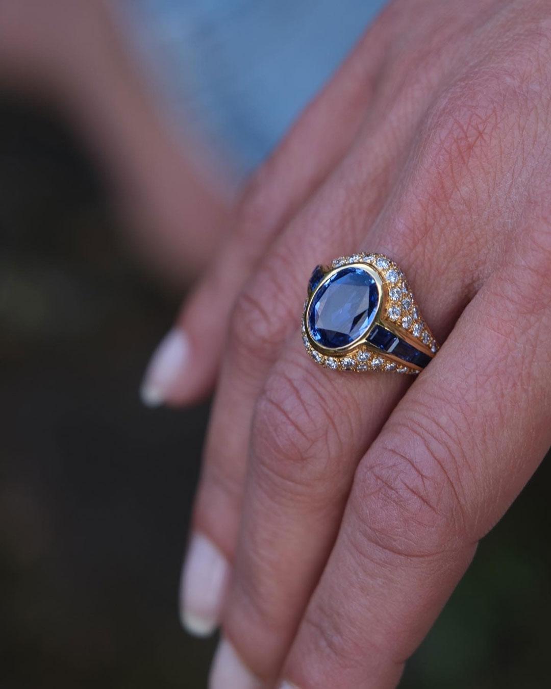 Leyser Leyser: 18 Karat Gold Ring mit königsblauem Saphir im Angebot 1
