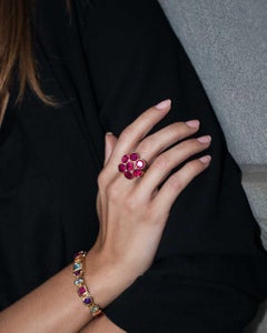 Anello in oro rosa con 8 rubelliti 12,81ct. e diamanti.