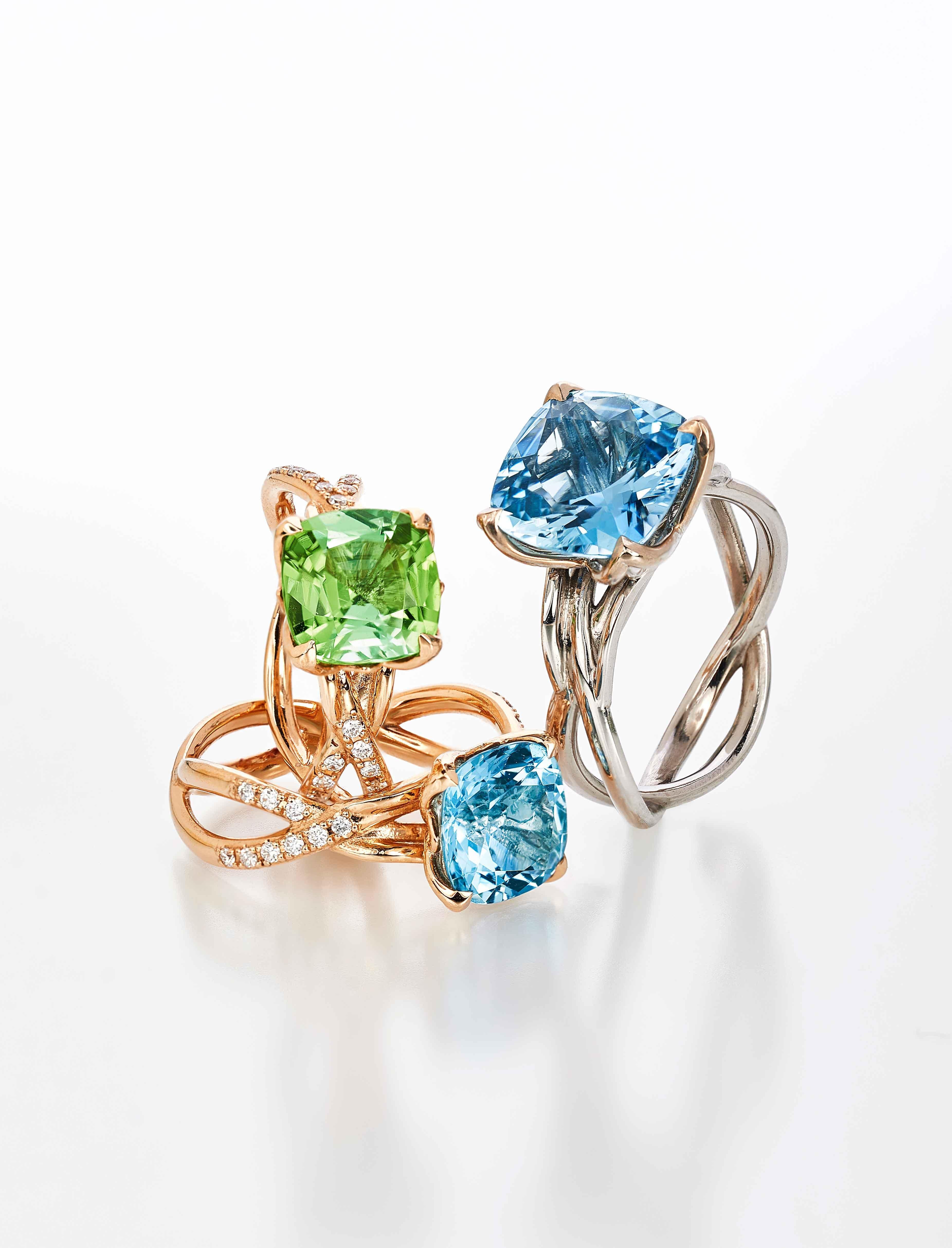 Thomas Leyser is renowned for his contemporary jewellery designs utilizing fine gemstones.

This 18k rose gold (5.04g) ring is set with 1x fine Aquamarine in intensiv blue colour (cushion, 9X9mm, 2.70ct) + Diamonds.  

Ringsize: 6 1/2 (53.5)


