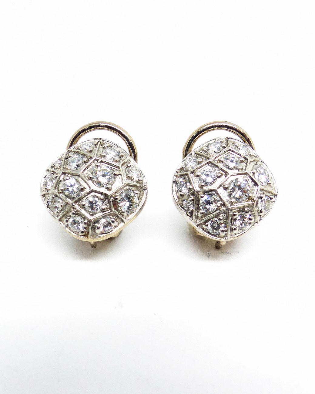 Boucles d'oreilles en or blanc avec 26 diamants, 1,56 carat. Pour femmes en vente