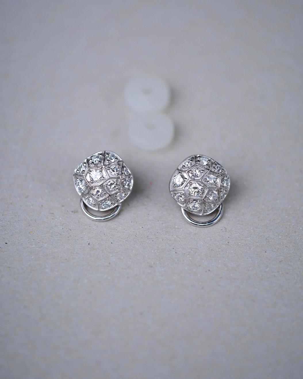 Earrings in White Gold with 26 Diamonds, 1, 56ct.. For Sale 1
