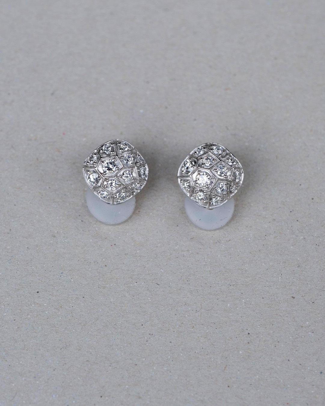 Boucles d'oreilles en or blanc avec 26 diamants, 1,56 carat. en vente 3