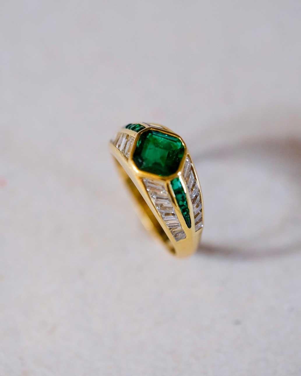 LEYSER 18k Yellow Gold Rare Sandawana No Oil Emerald Diamond Ring For Sale 3