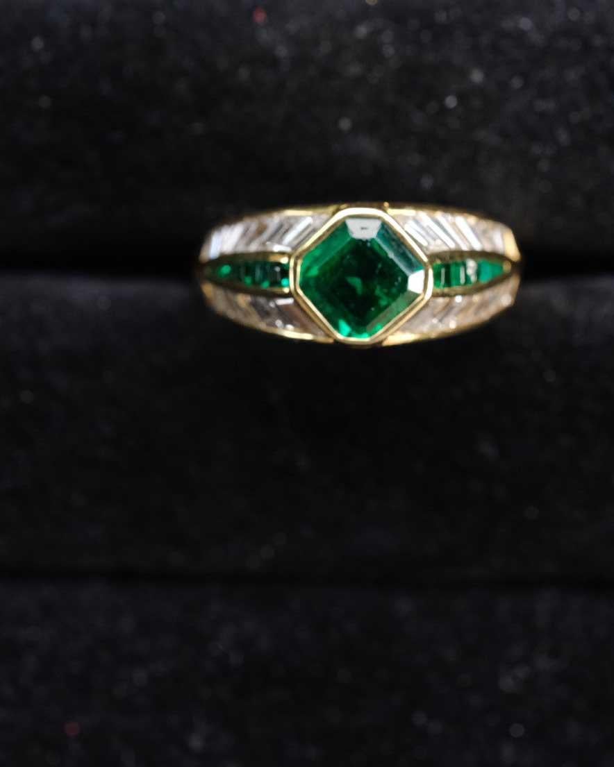 LEYSER 18k Yellow Gold Rare Sandawana No Oil Emerald Diamond Ring For Sale 4