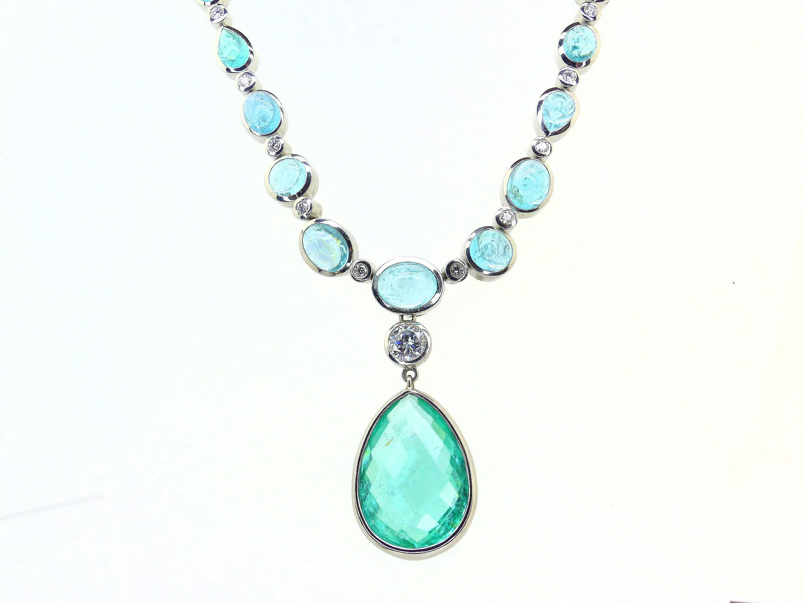 Contemporain Pendentif en platine avec 1 briolett de tourmaline Paraiba bleu/vert et 1 diamant. en vente