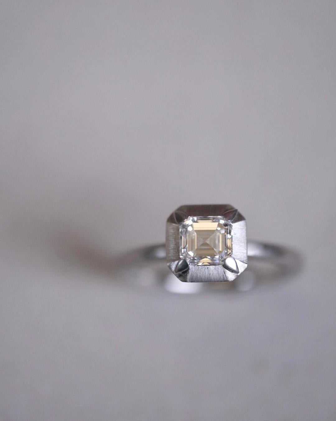 LEYSER 950 Platinum Asscher Cut Diamond GIA G VVS2 Ring In New Condition For Sale In Idar-Oberstein, DE