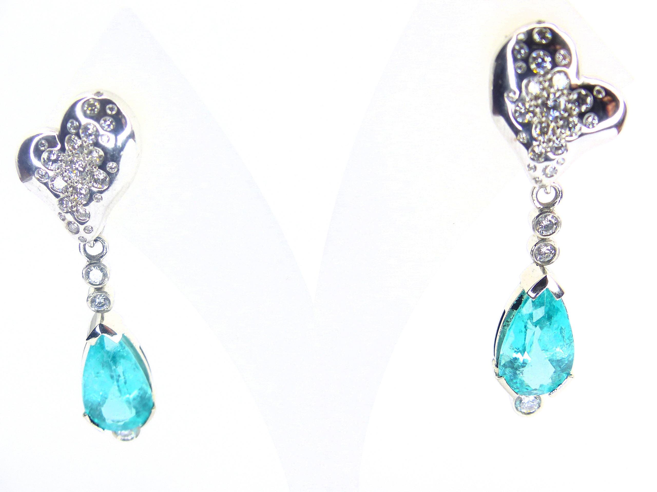 Contemporary Earrings in Platinum with 2 green Paraiba Tourmaline Pearshapes and 6 Diamonds For Sale