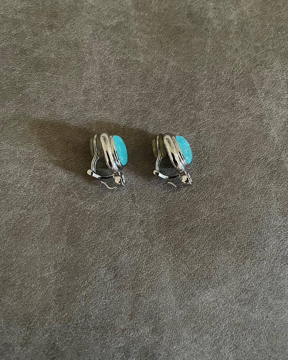 Contemporary Earrings in Platinum with 2 green Paraiba Tourmaline Cabouchons and 2 Diamonds For Sale