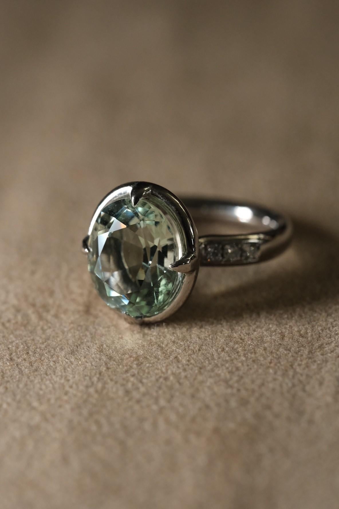 Contemporary LEYSER 950 Platinum Green Beryll Ring For Sale
