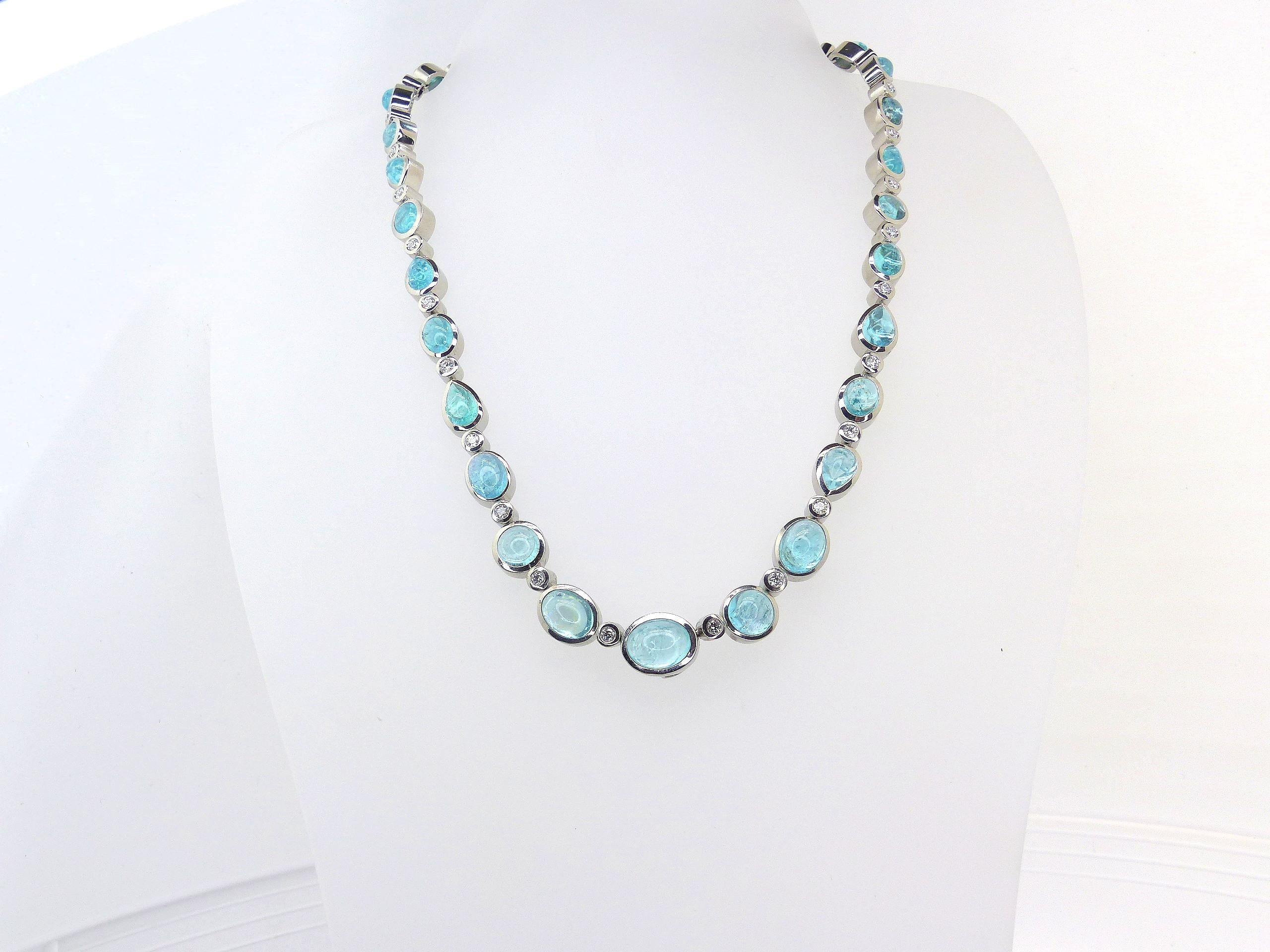 Necklace in Platinum with 29 Paraiba Tourmaline Cabouchons and 46 Diamonds In New Condition In Idar-Oberstein, DE