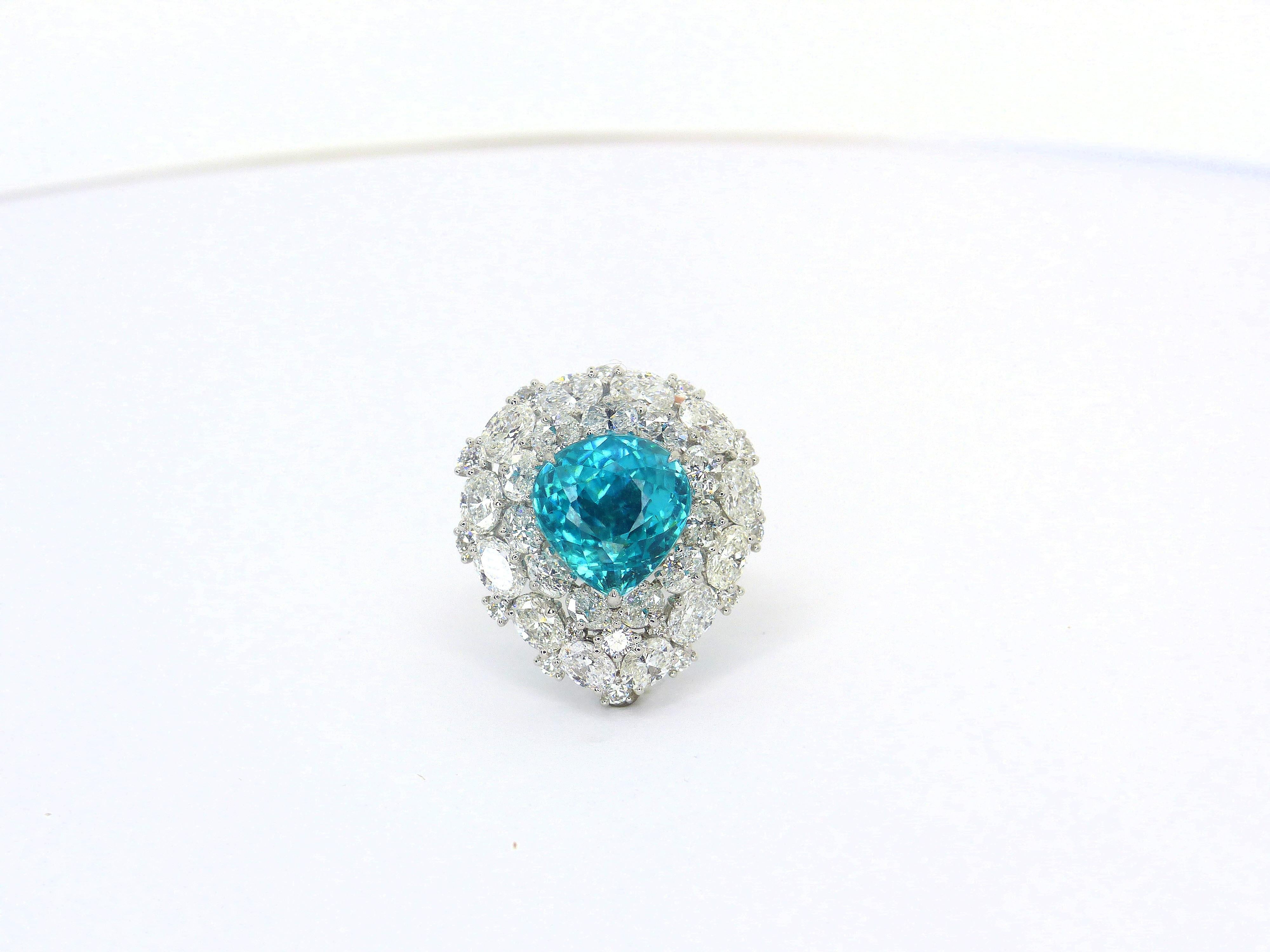 Ring in Platinum with 1 blue/green Paraiba Tourmaline Pearshape and Diamonds  For Sale 1