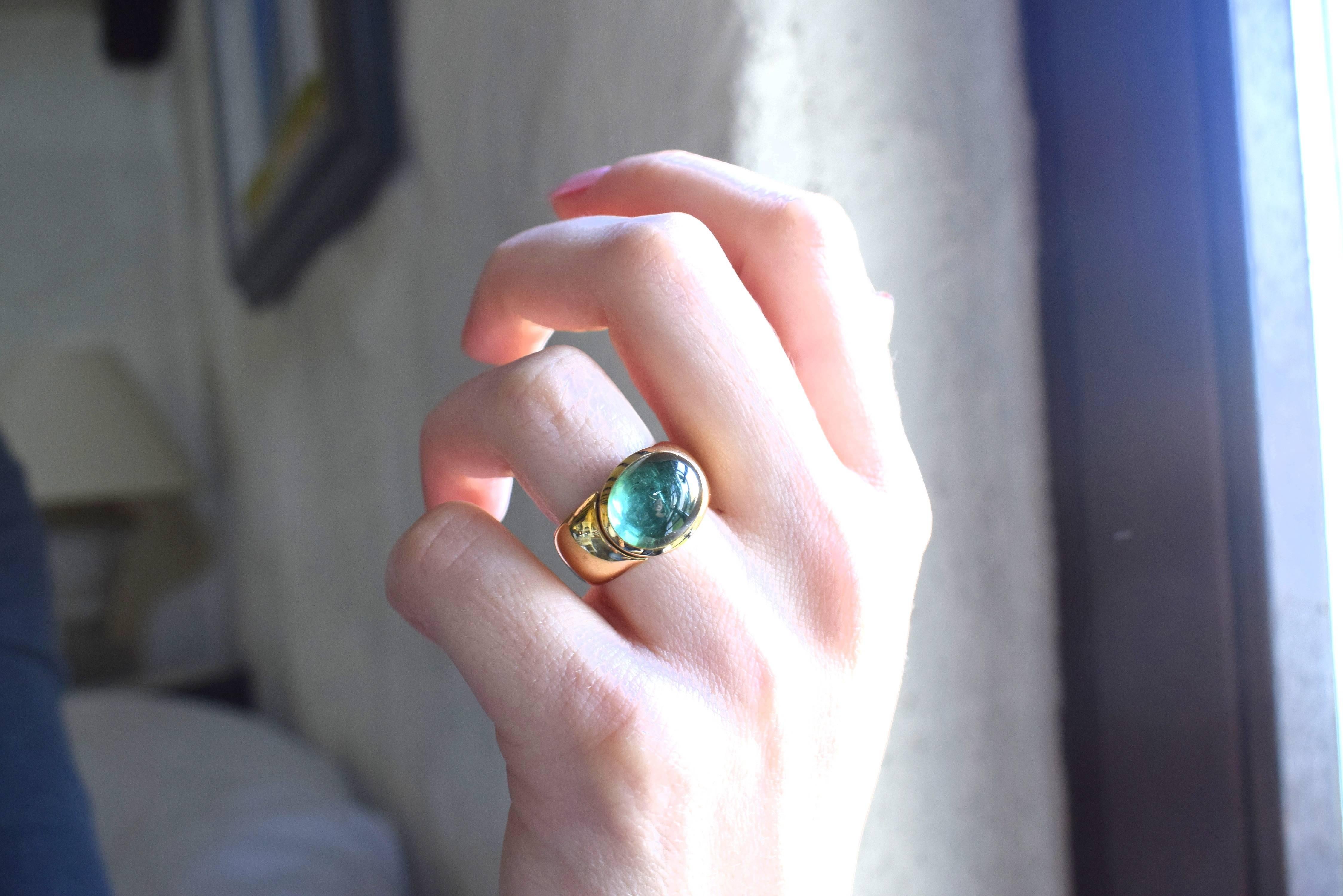 Oval Cut Ring in Rose Gold with 1 Green Tourmaline Cabouchon  For Sale