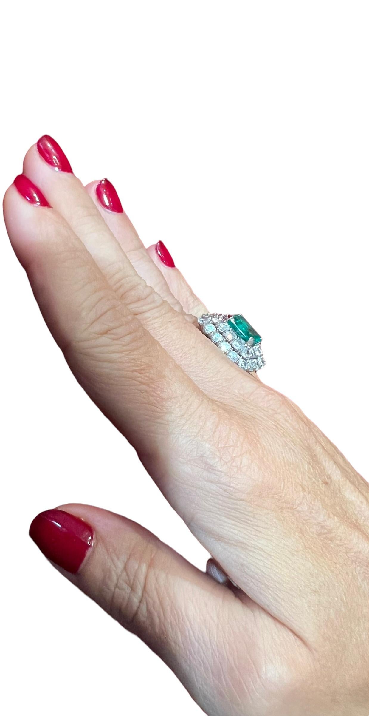 LFG Certified 3, 38 Carat Emerald, 3, 20 Carat for 32 Diamonds, Cocktail Ring 7