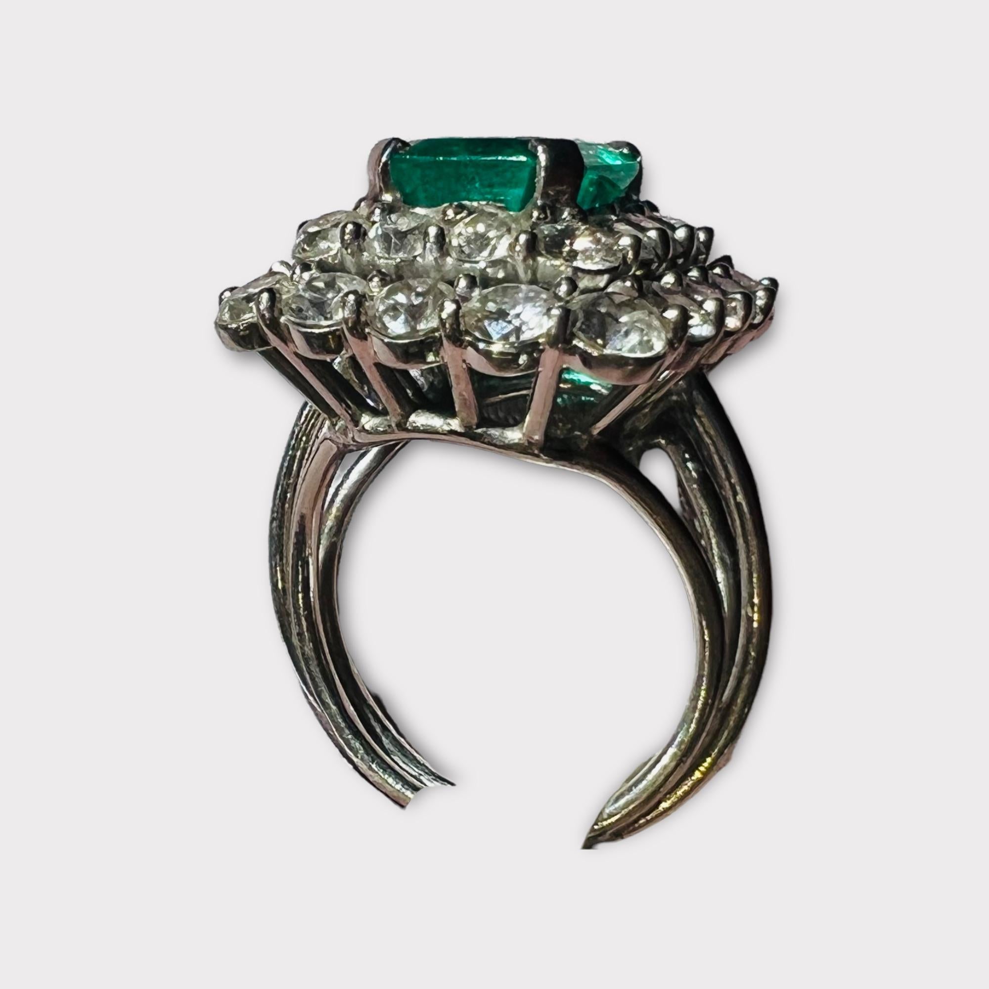 Art Deco LFG Certified 3, 38 Carat Emerald, 3, 20 Carat for 32 Diamonds, Cocktail Ring