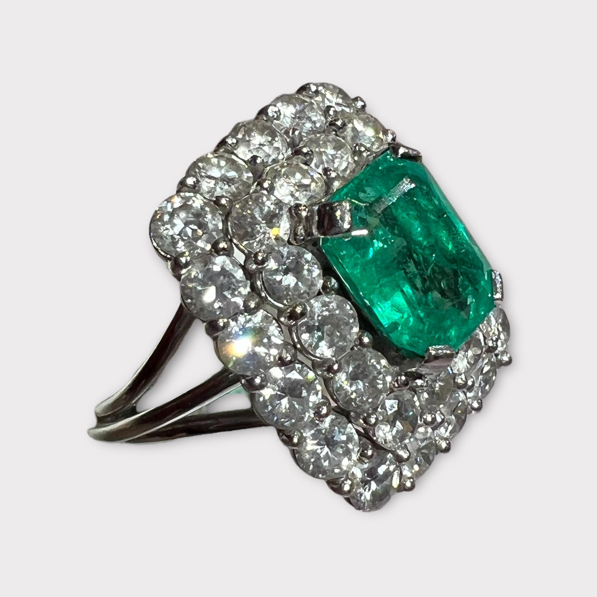 LFG Certified 3, 38 Carat Emerald, 3, 20 Carat for 32 Diamonds, Cocktail Ring 1