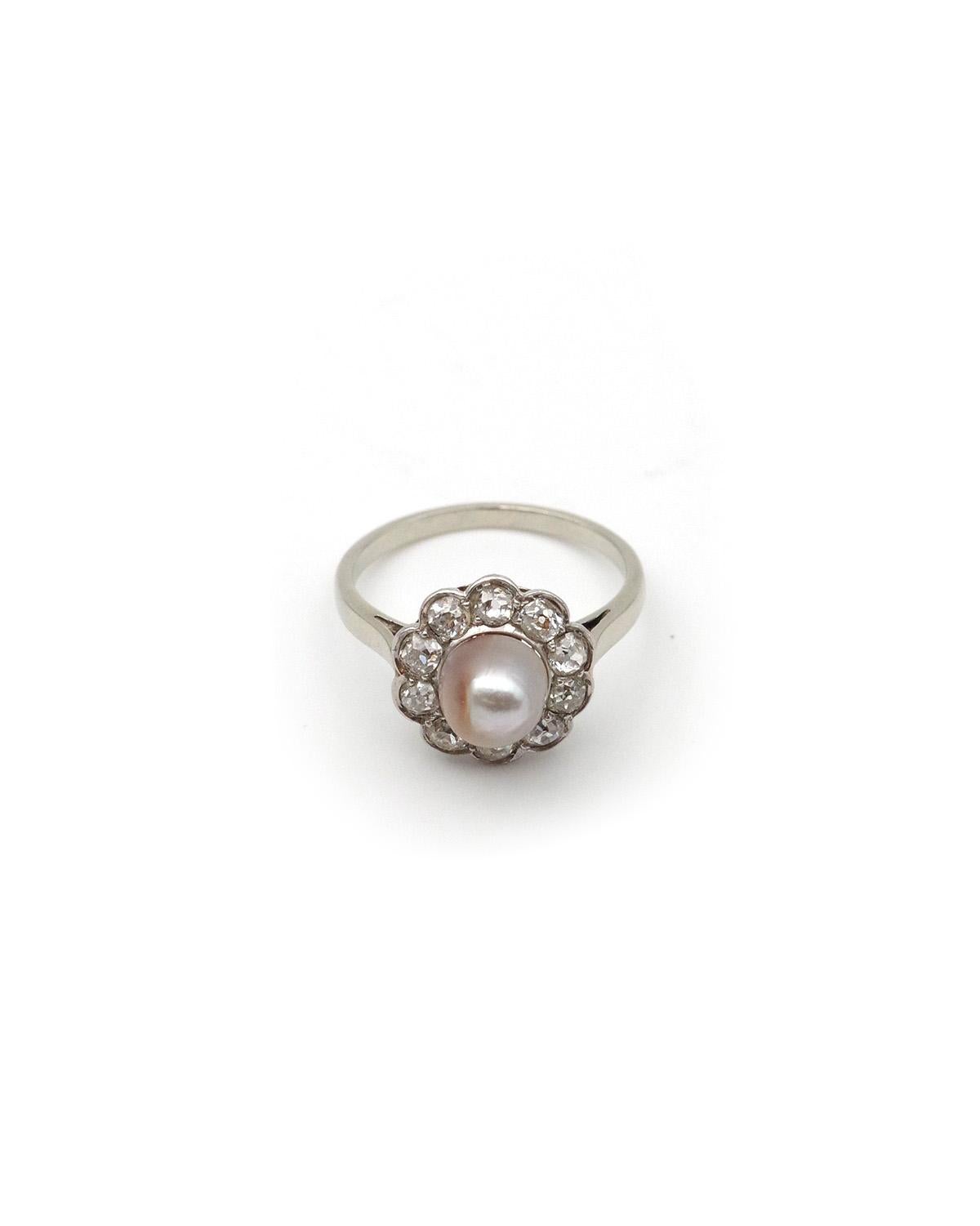 Women's LFG certified natural pearl cluster ring, Belle epoque, 0.70 ct diamonds For Sale