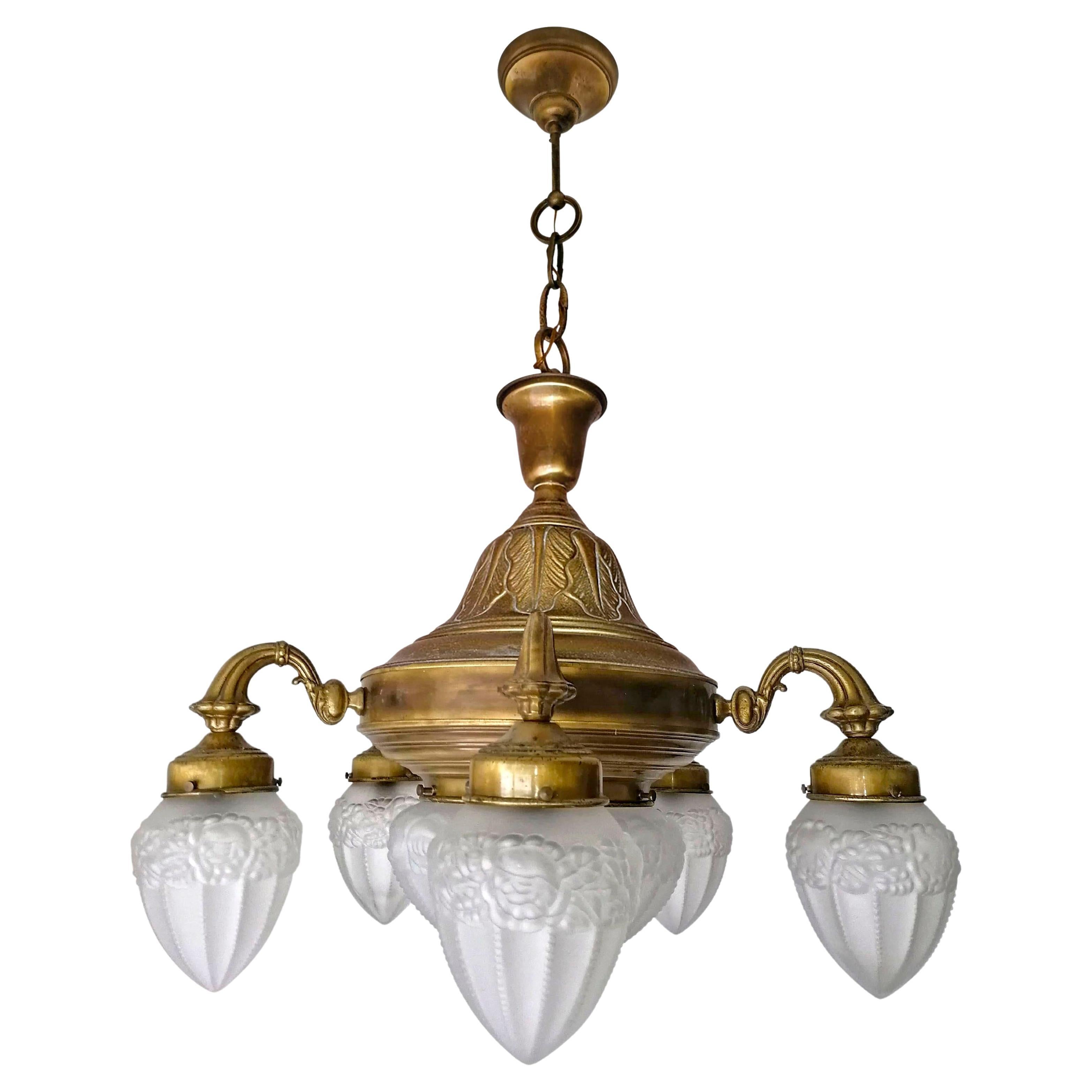 Lg French Art Deco & Art Nouveau Chandelier, Engraved Gilt Brass & Frosted Glass In Good Condition For Sale In Coimbra, PT