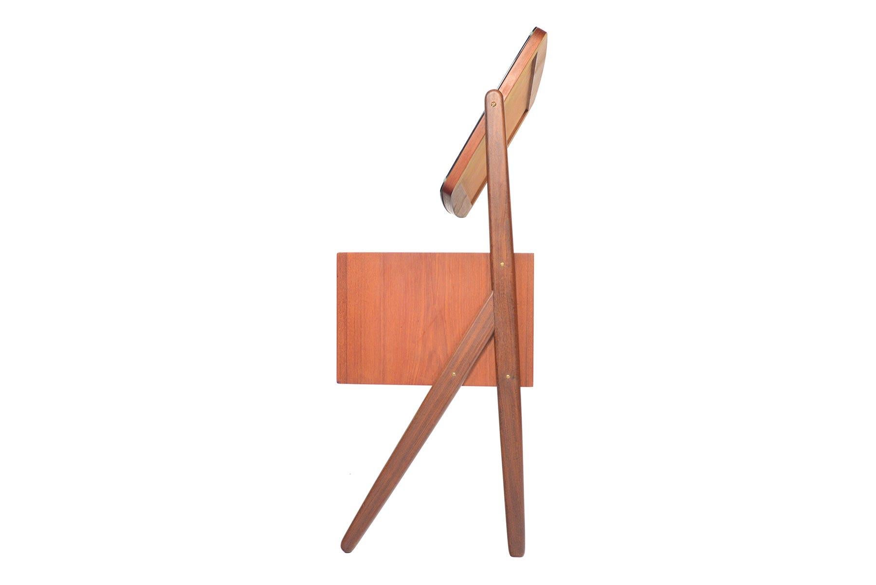 Ølholm Model 593 Teak V- Legged Vanity 2