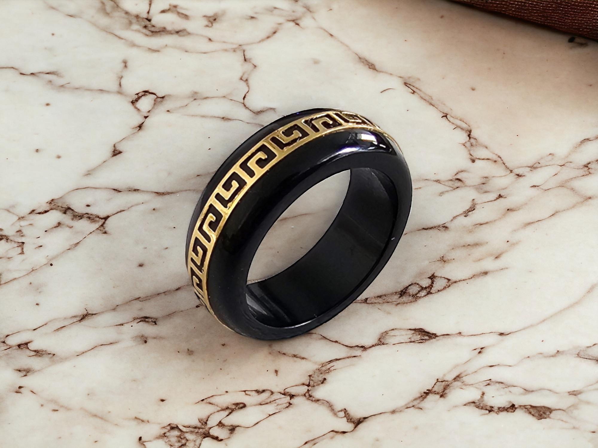 Li Black Onyx Band Ring (With 14k Solid Gold) - Cocktail Ring for Men and Women For Sale 6