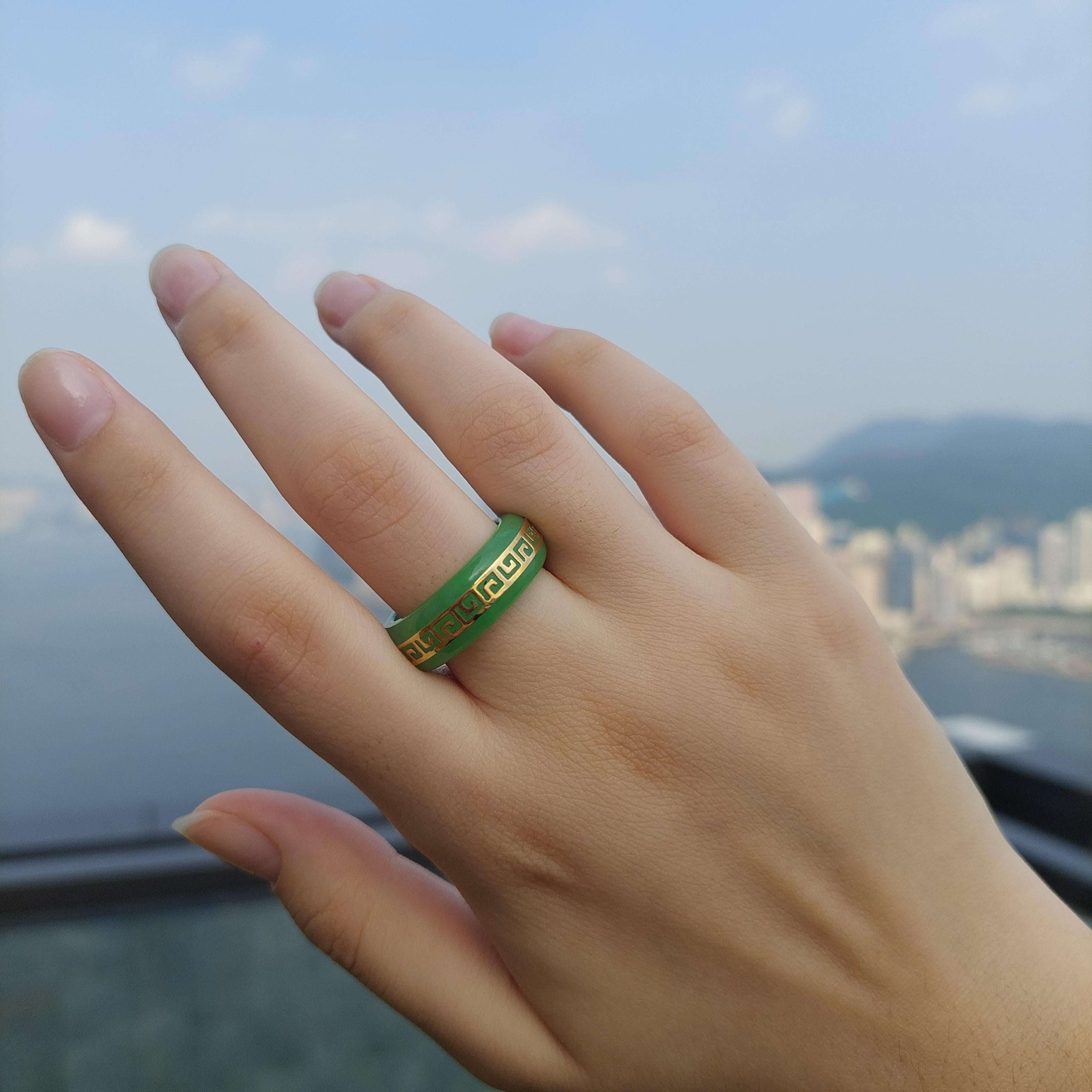 Cabochon Li Green Jade Jade Band Ring (With 14k Solid Gold) - Cocktail Ring Men/Women For Sale