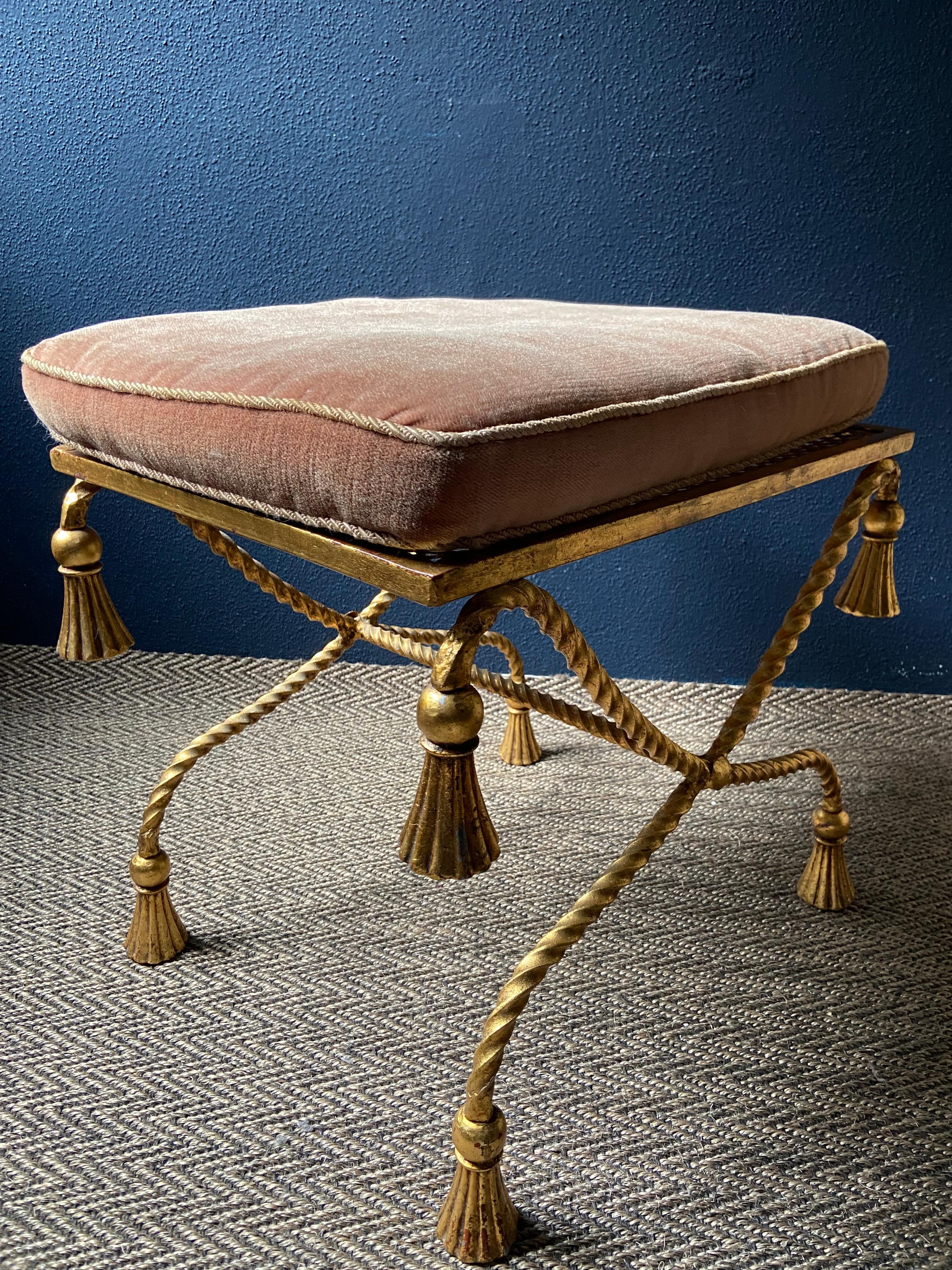 Li Puma Firenze Seduta / Vanity Chair / Tavolino dorati in Curule, Hollywood Regency In condizioni discrete in vendita a Cork, IE