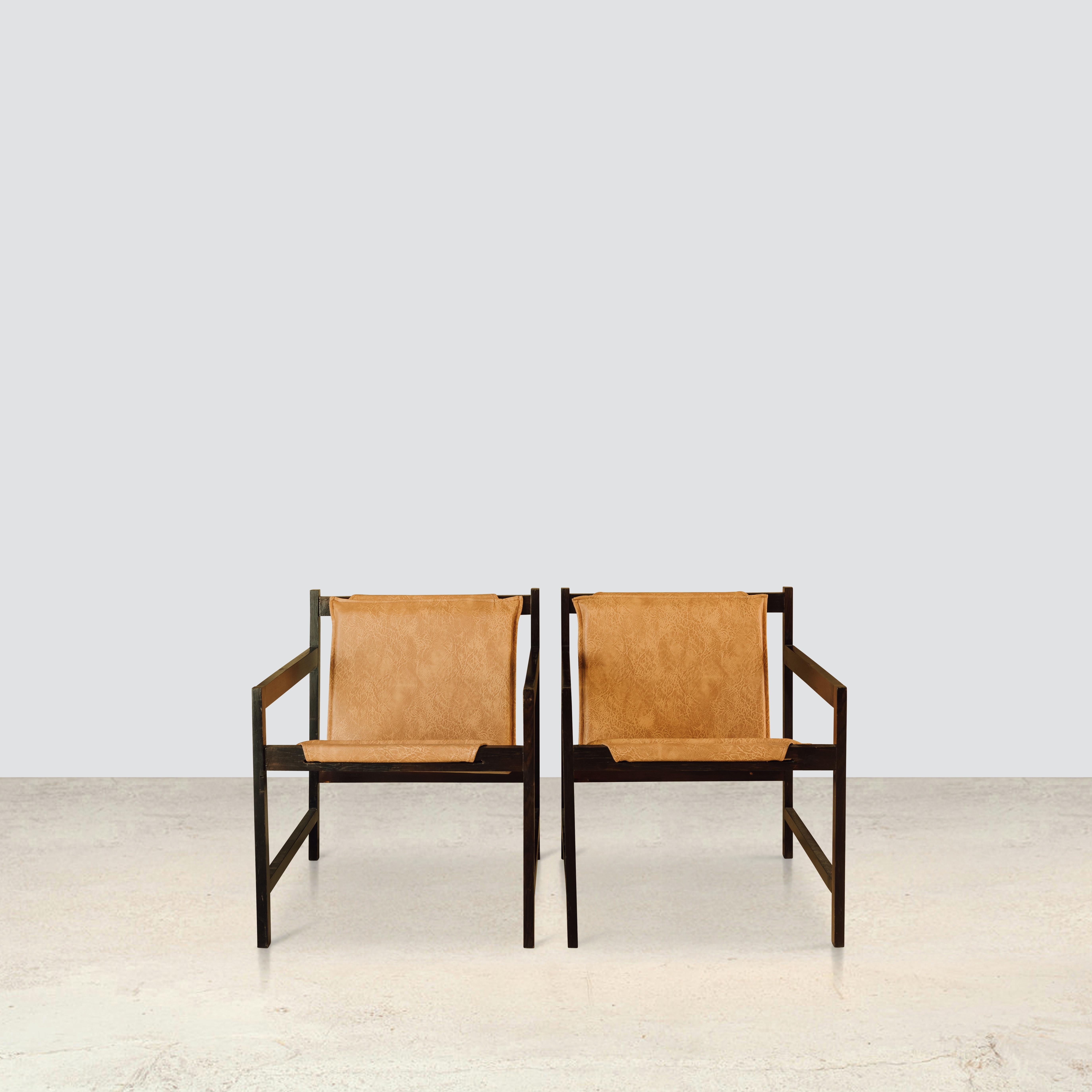 Lia armchair 
By Sergio Rodrigues 1962

Pair of Sergio Rodrigues Lia chairs from the 1960s made of Brazilian rosewood and upholstered in beige cowhide. 

Provenace
Private collection Sao Paulo

Litterature
P 149 of Sérgio Rodrigues’ book -