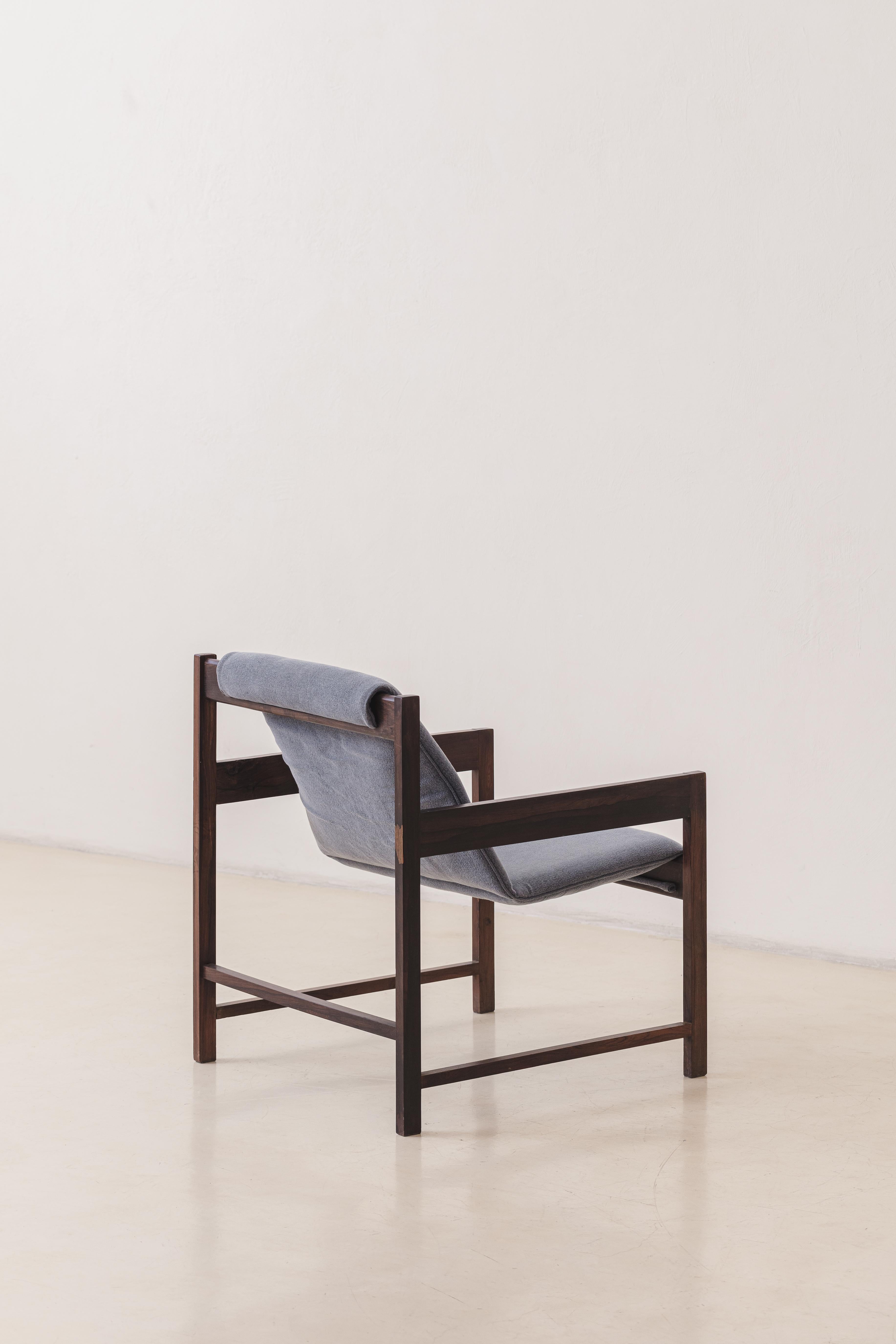 Lia Sessel entworfen von Sergio Rodrigues, Rosenholz, Mid-Century Modern, Oca 1960er Jahre im Zustand „Gut“ im Angebot in New York, NY