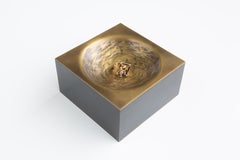 LIA Vassoio quadrato da 6" in ottone e acciaio realizzato a mano da Soraya Osorio