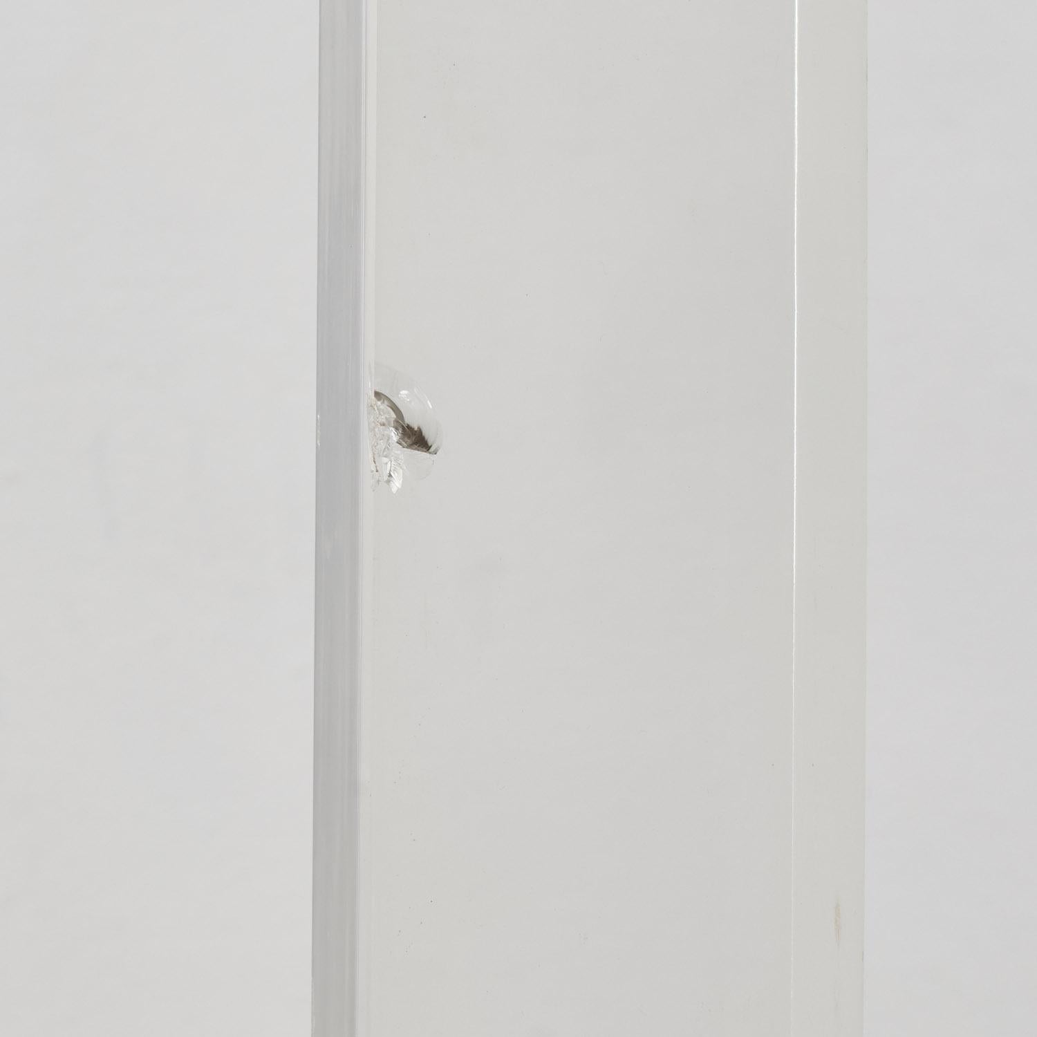 Sculpture en bronze sans titre de Liana Vassalou sur un piédestal en acrylique - Grèce, 1991 en vente 3