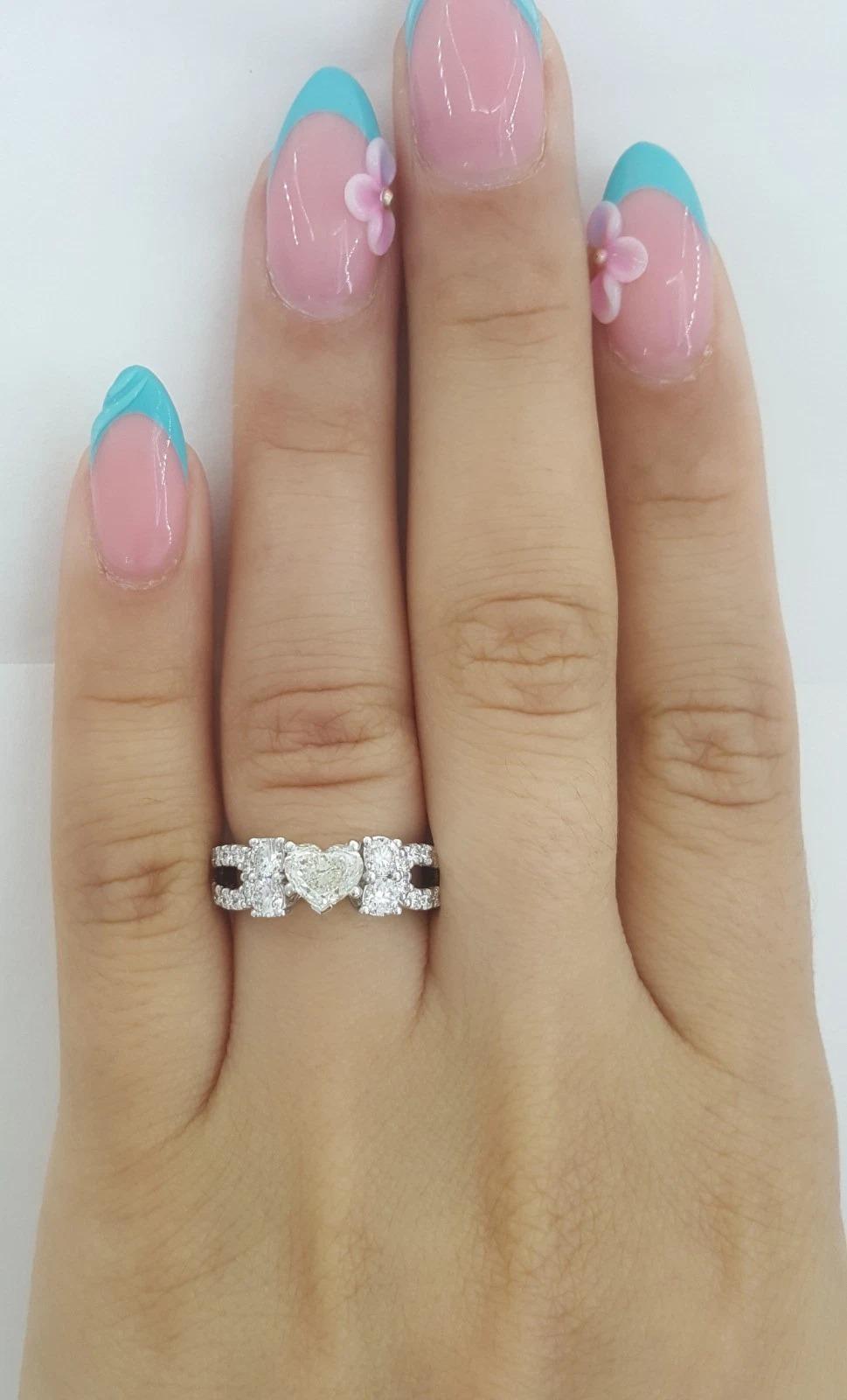 Liane Bague de fiançailles diamant en forme de cœur 1,53 ct en or blanc 18K en vente 1