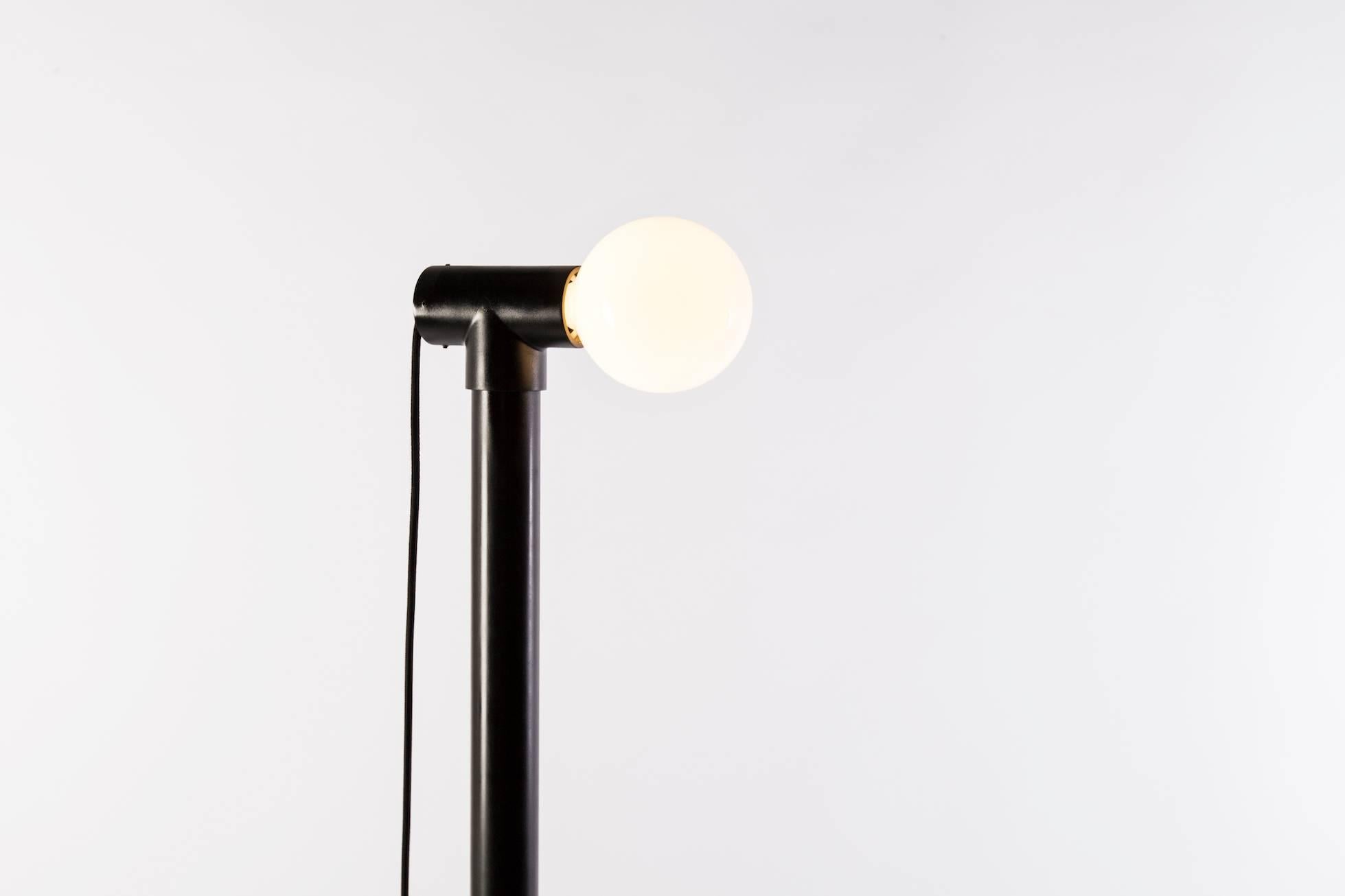 Liao, Concrete Floor Lamp - Industrial and Minimalism style In New Condition In Paris, FR
