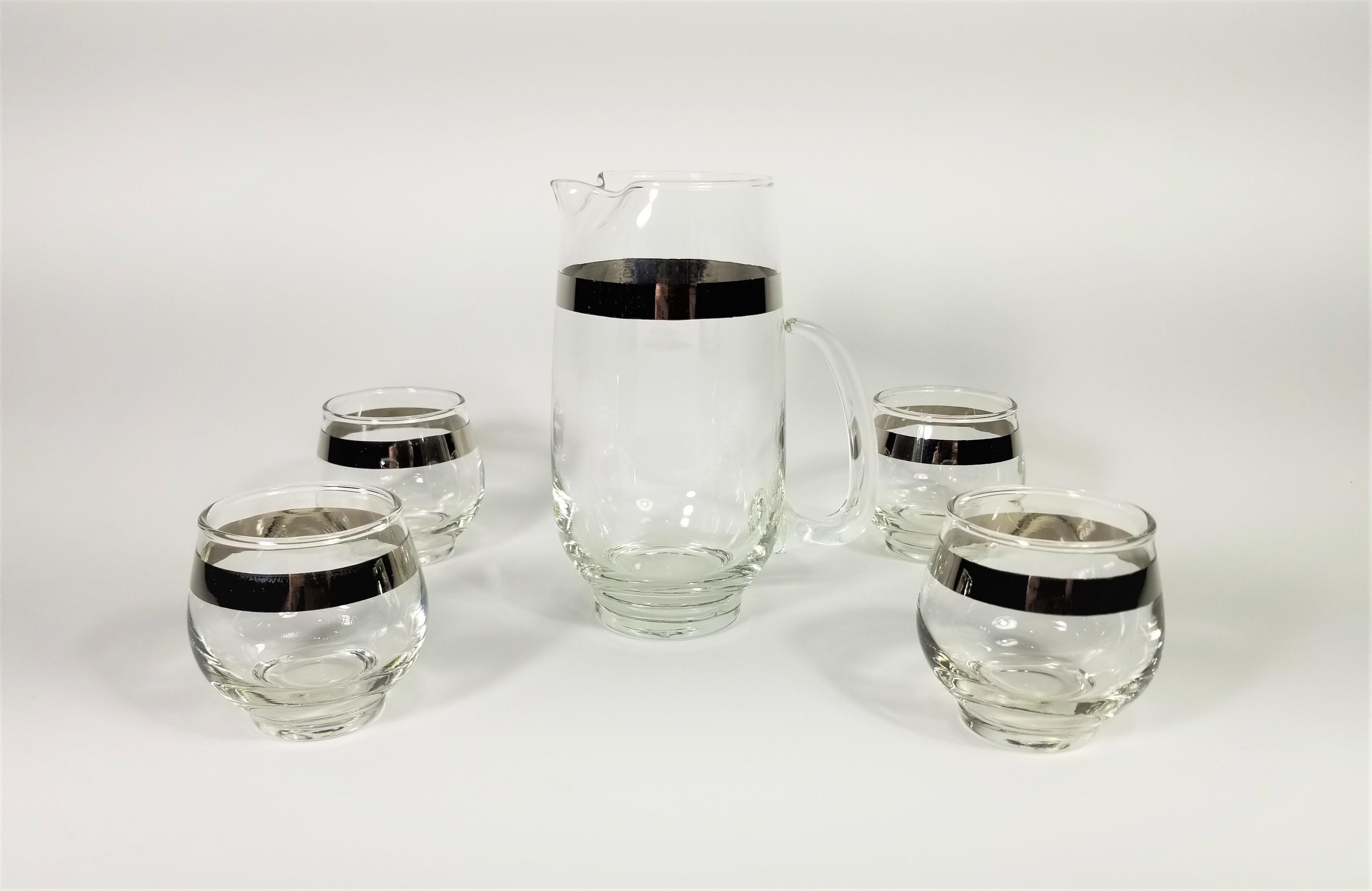 Libbey Martini Set Glassware Barware Mid Century 1960s In Excellent Condition For Sale In New York, NY