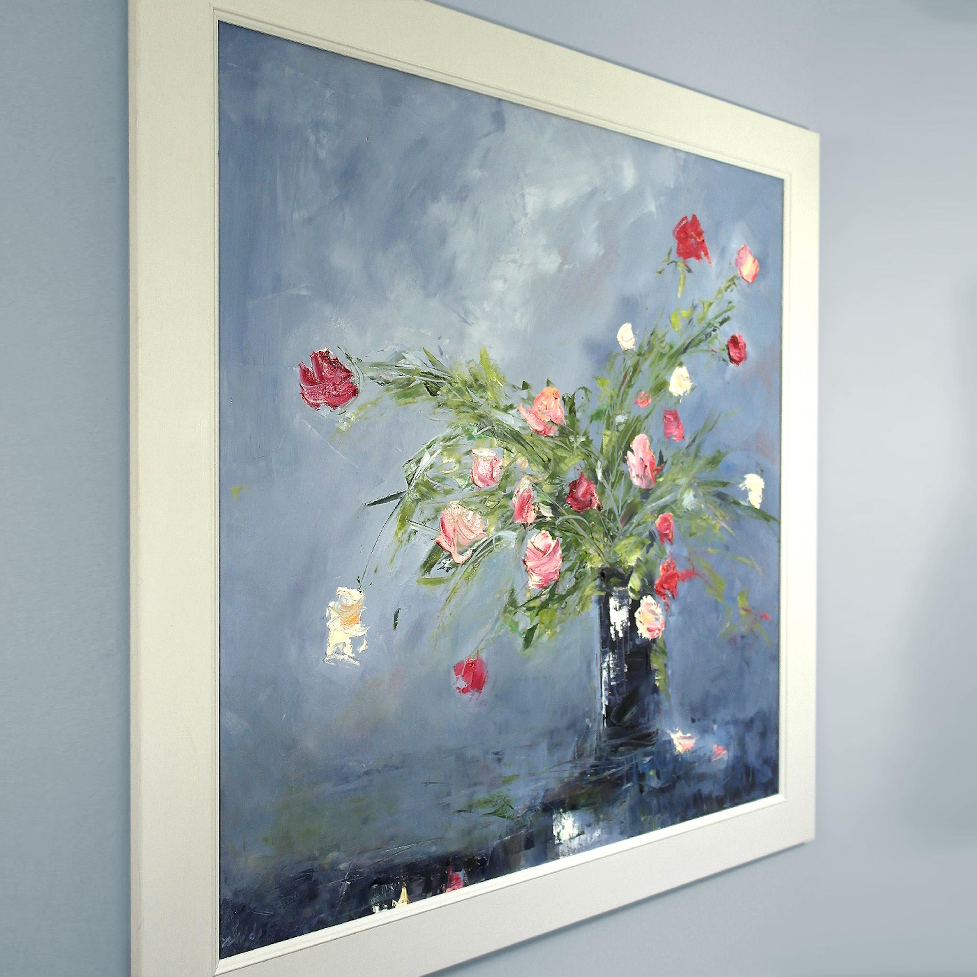 Jar and Roses noirs, Libbi Gooch, peinture semi-abstraite, œuvre d'art contemporaine en vente 5