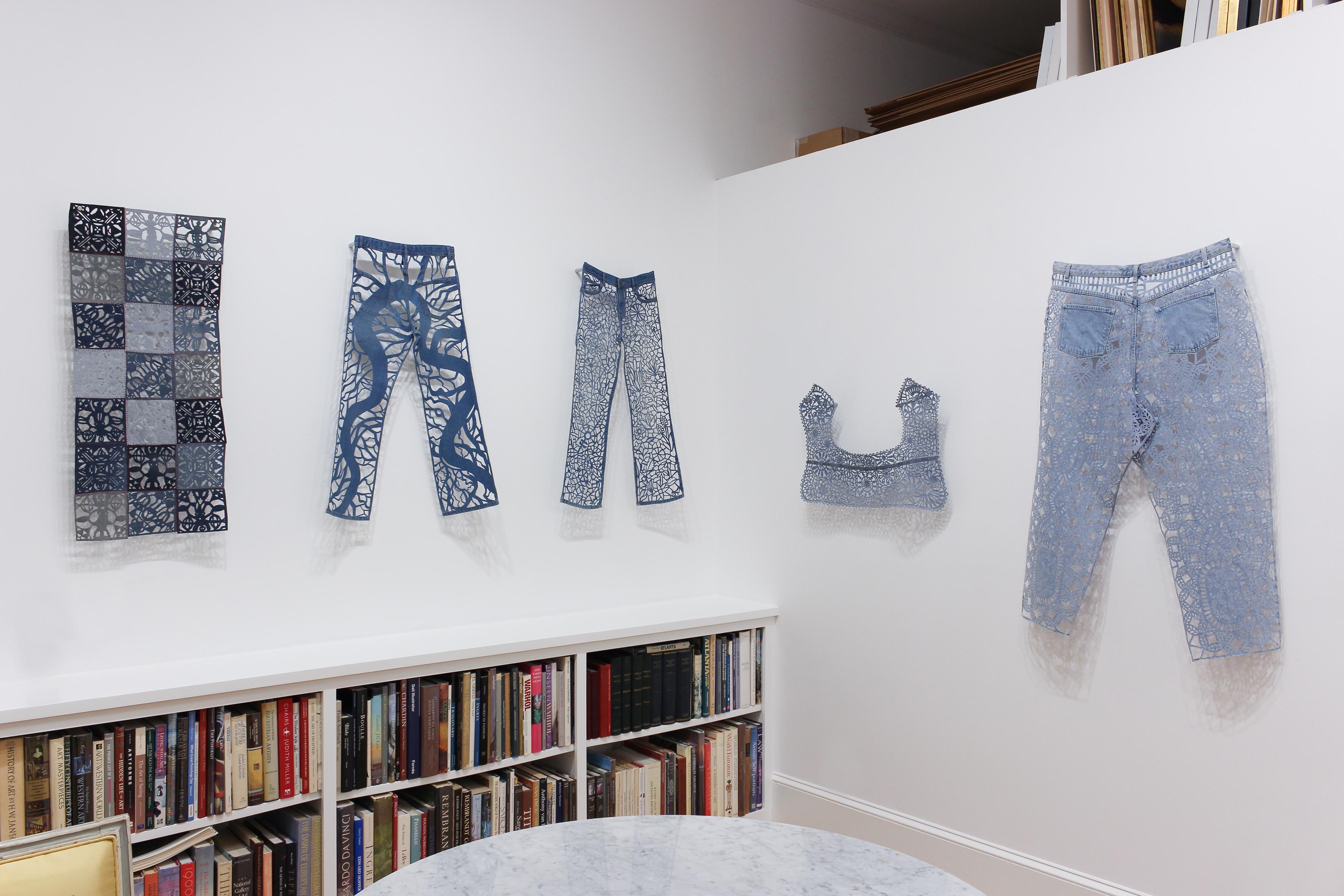 « Denim méticuleusement vieilli, patchwork » - motifs d'Eva Hesse 1