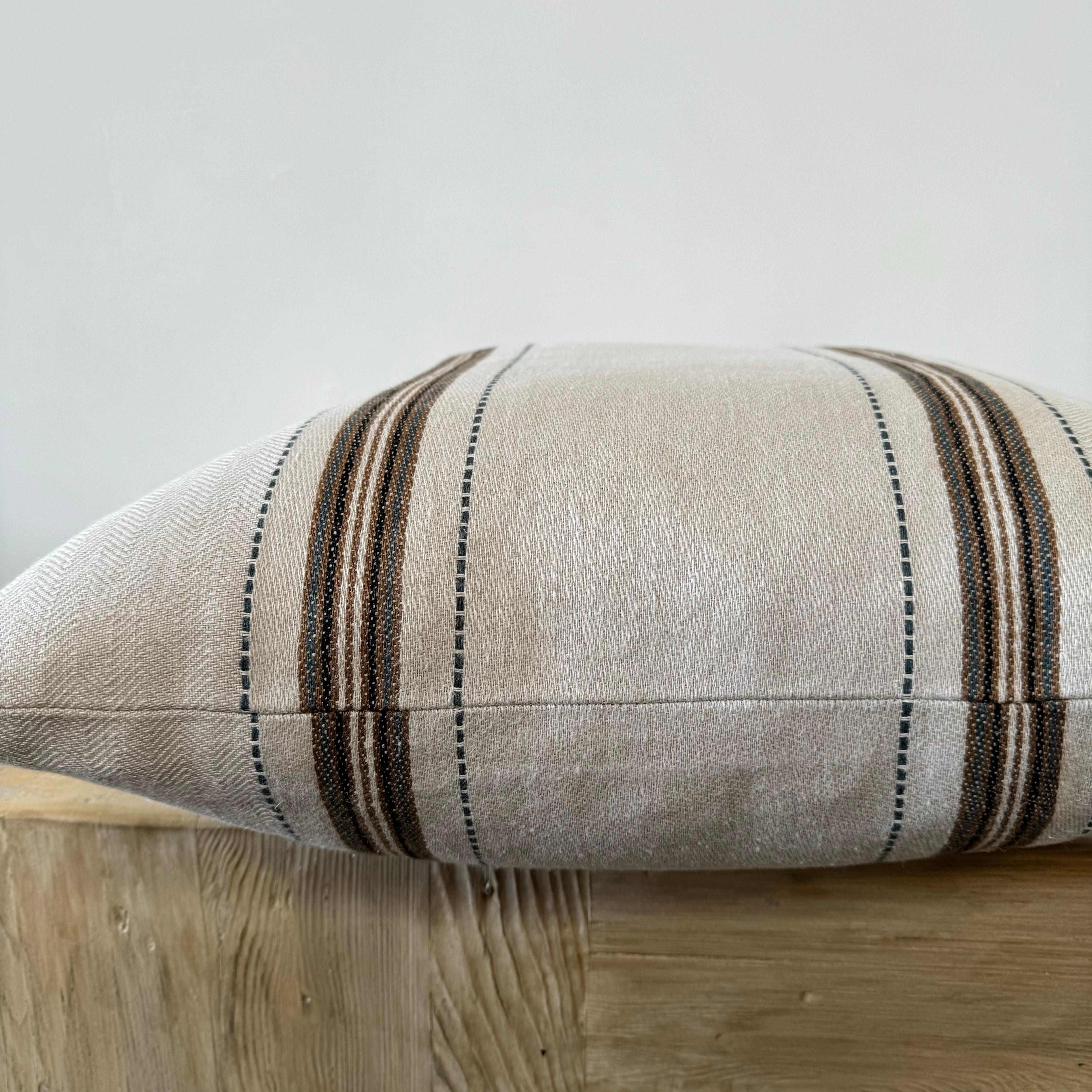 Lino Cuscino Libeco Home Tinos 100% lino a righe con inserto in piuma d'oca in vendita