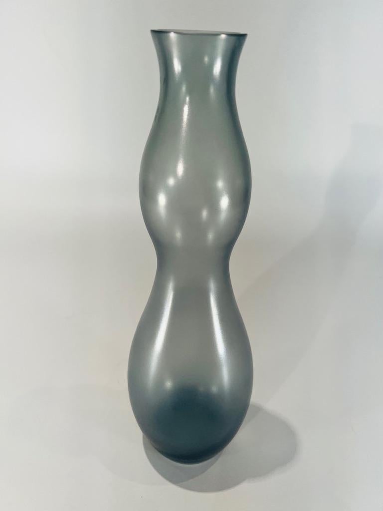 Italian Libera Murano glass gray 1950 vase signed. For Sale