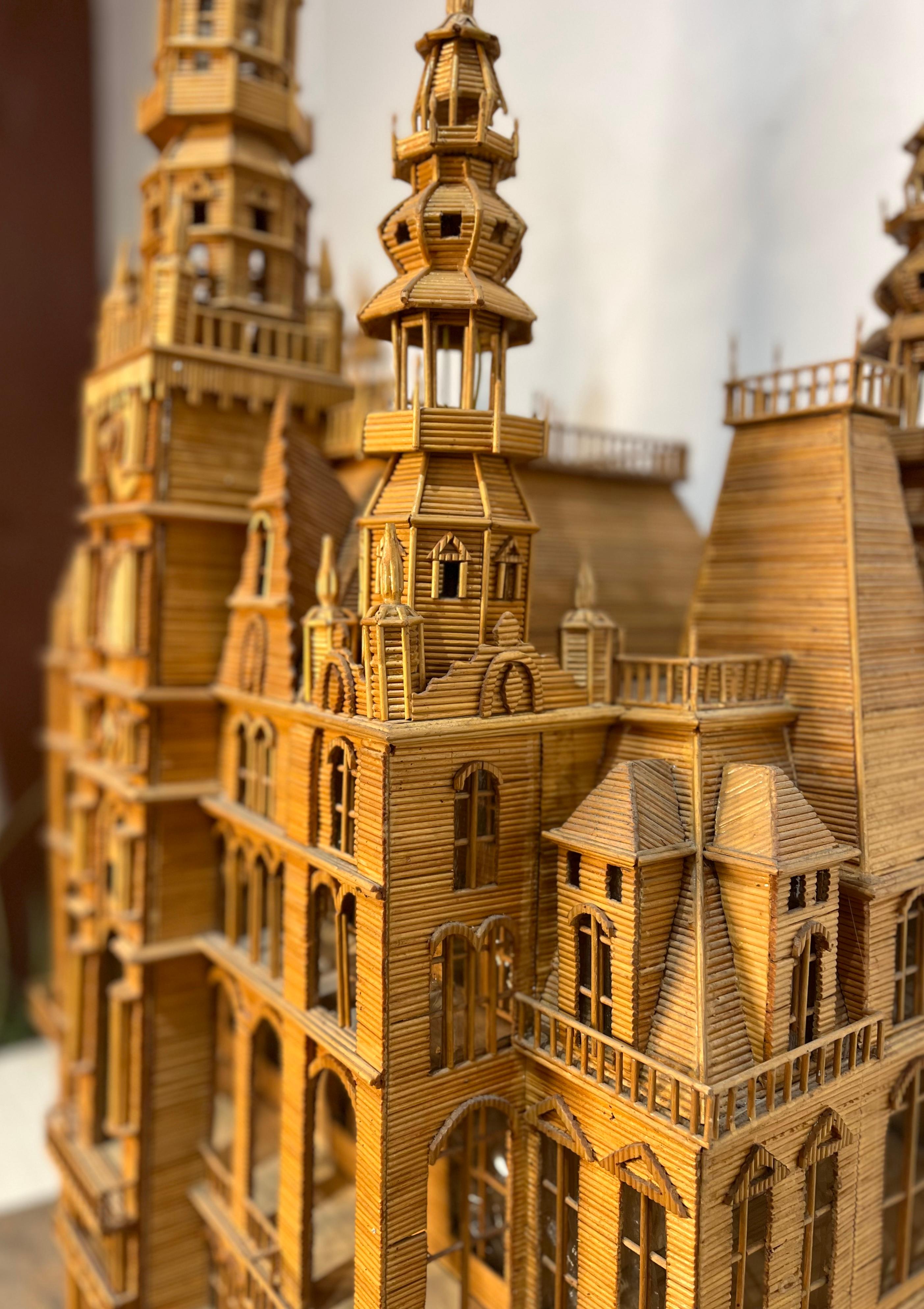 Sculpté Hôtel de ville de Liberec en miniature en vente