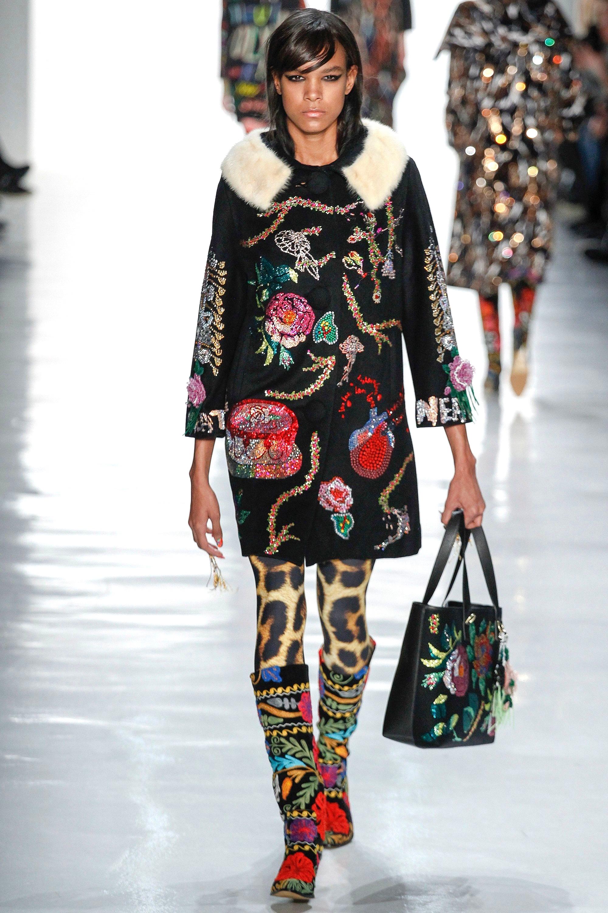 Libertine F/W 2017 Heavily Embellished Rose Print Black Wool Dress, NWT en vente 7