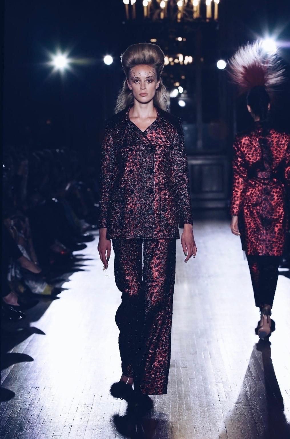 Libertine FW 2019 Metallic Leopard Jacquard Suit Red & Black Handmade Size S For Sale 2