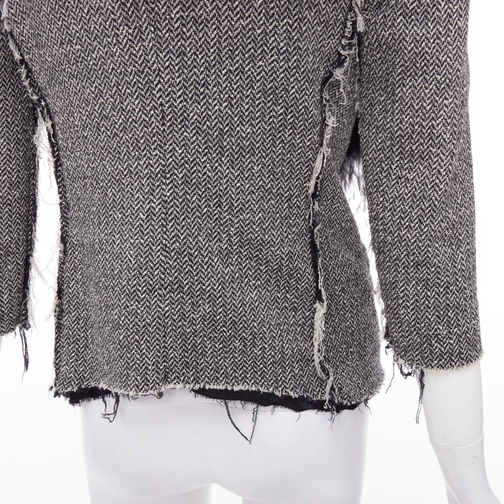 LIBERTINE handmade black white feather collar herringbone tweed jacket
Reference: NKLL/A00269
Brand: Libertine
Material: Feather, Fabric
Color: Black, White
Pattern: Herringbone
Closure: Button
Lining: Black Fabric
Extra Details: Raw edge